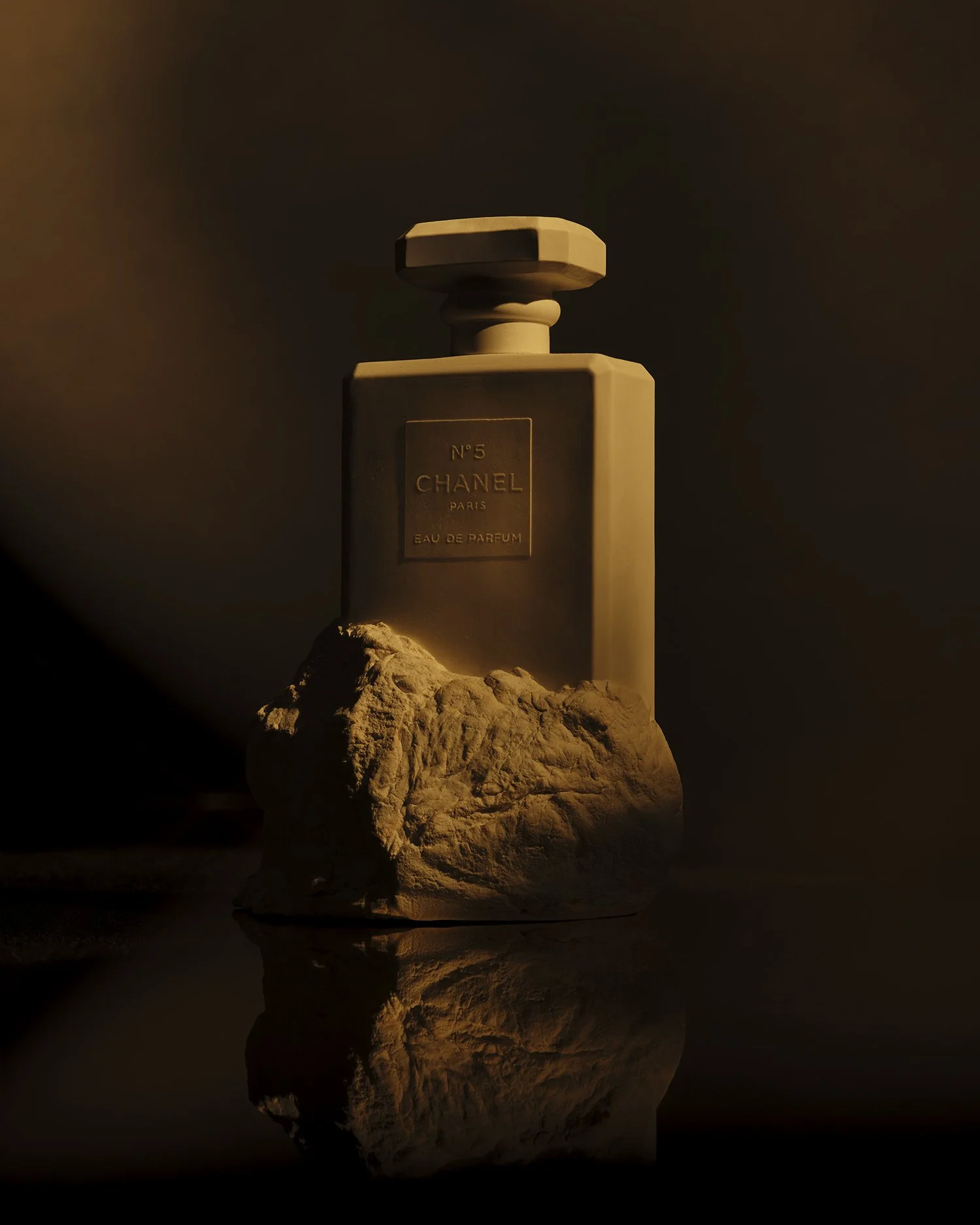 10_ADV_CHANEL_Holidays_Campaign_2020_Marcus_Schaefer_04.jpg