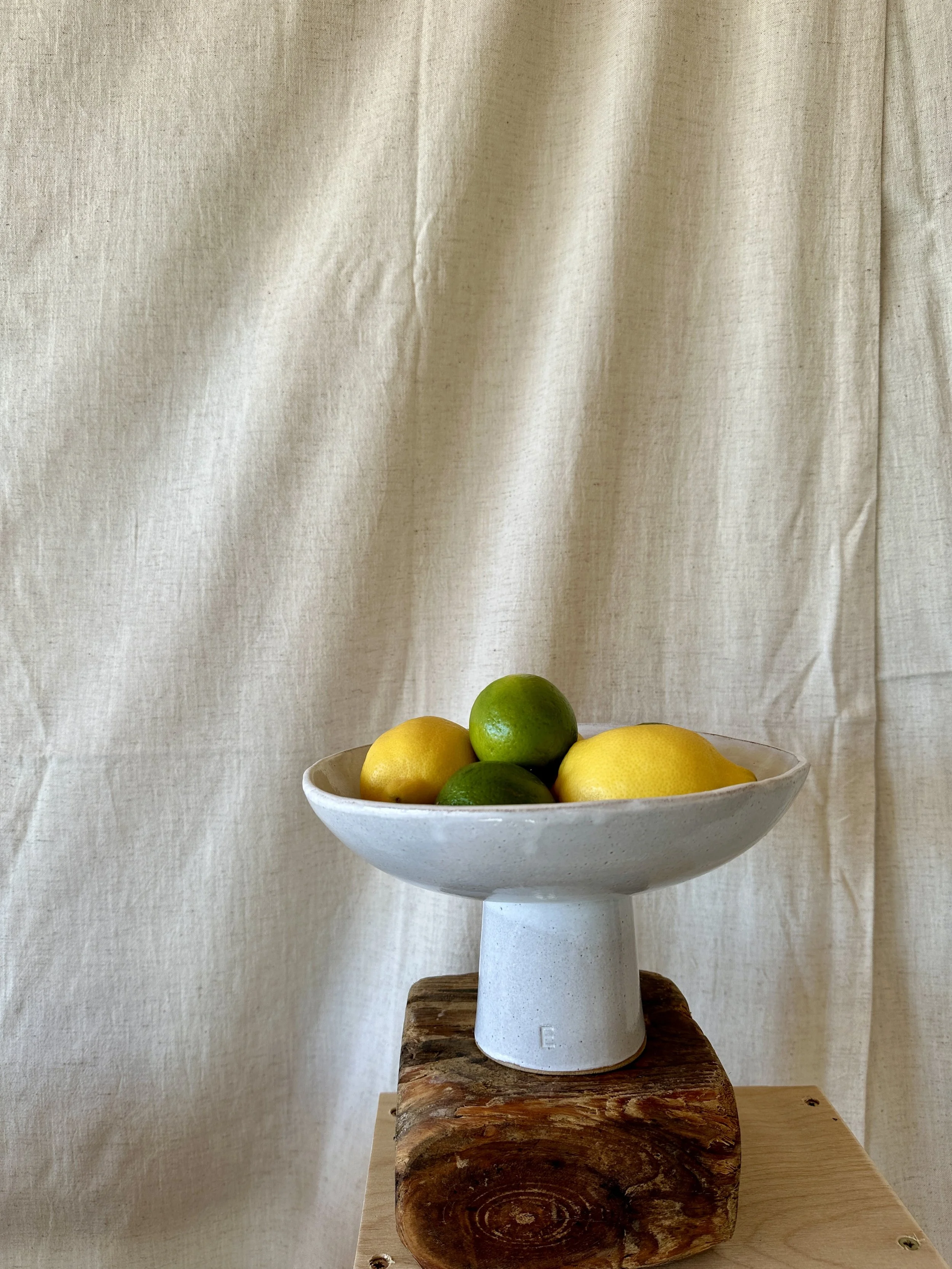 Pedestal bowl - Large