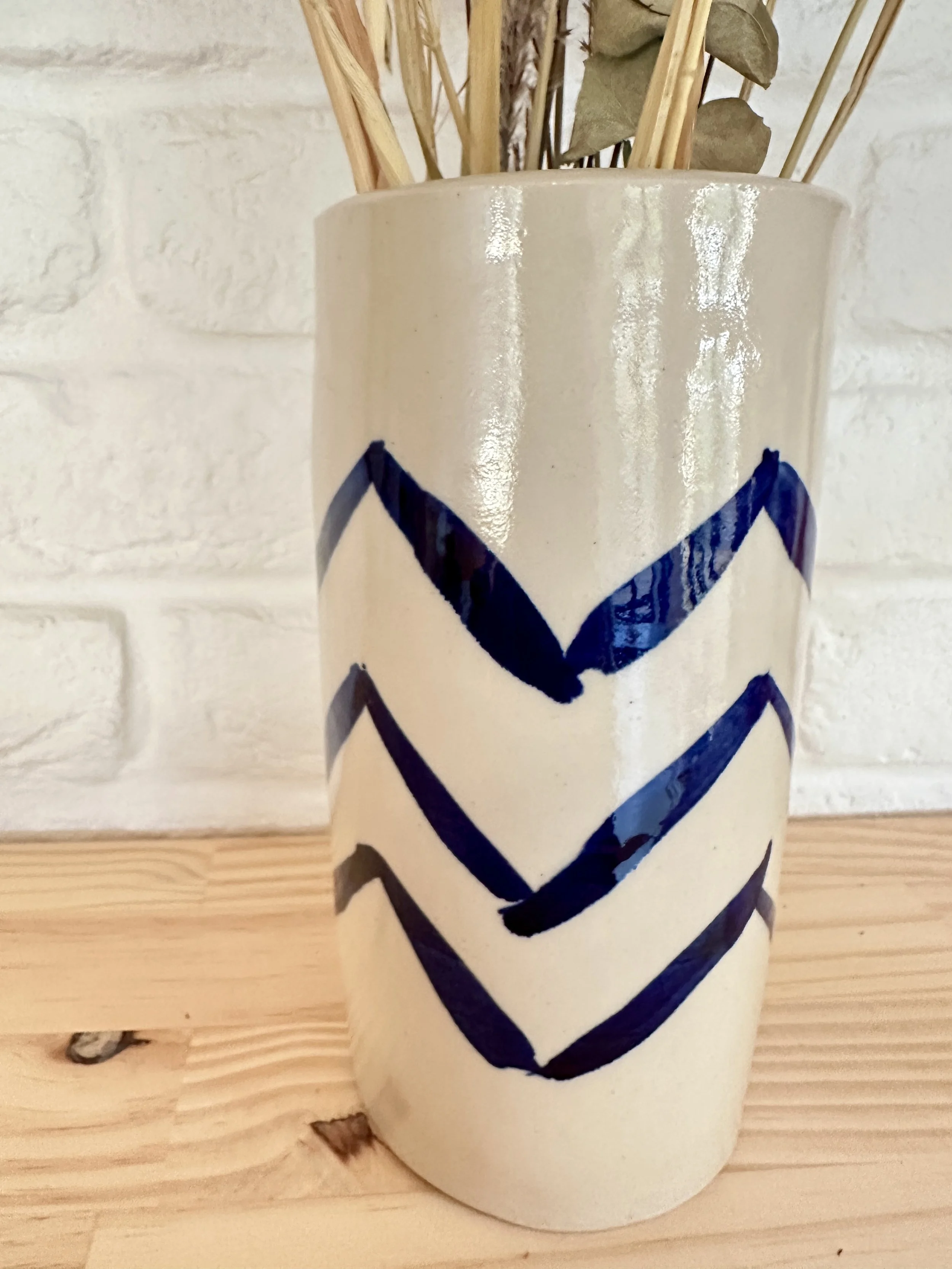 Vase_tallbluezigzag2.jpg