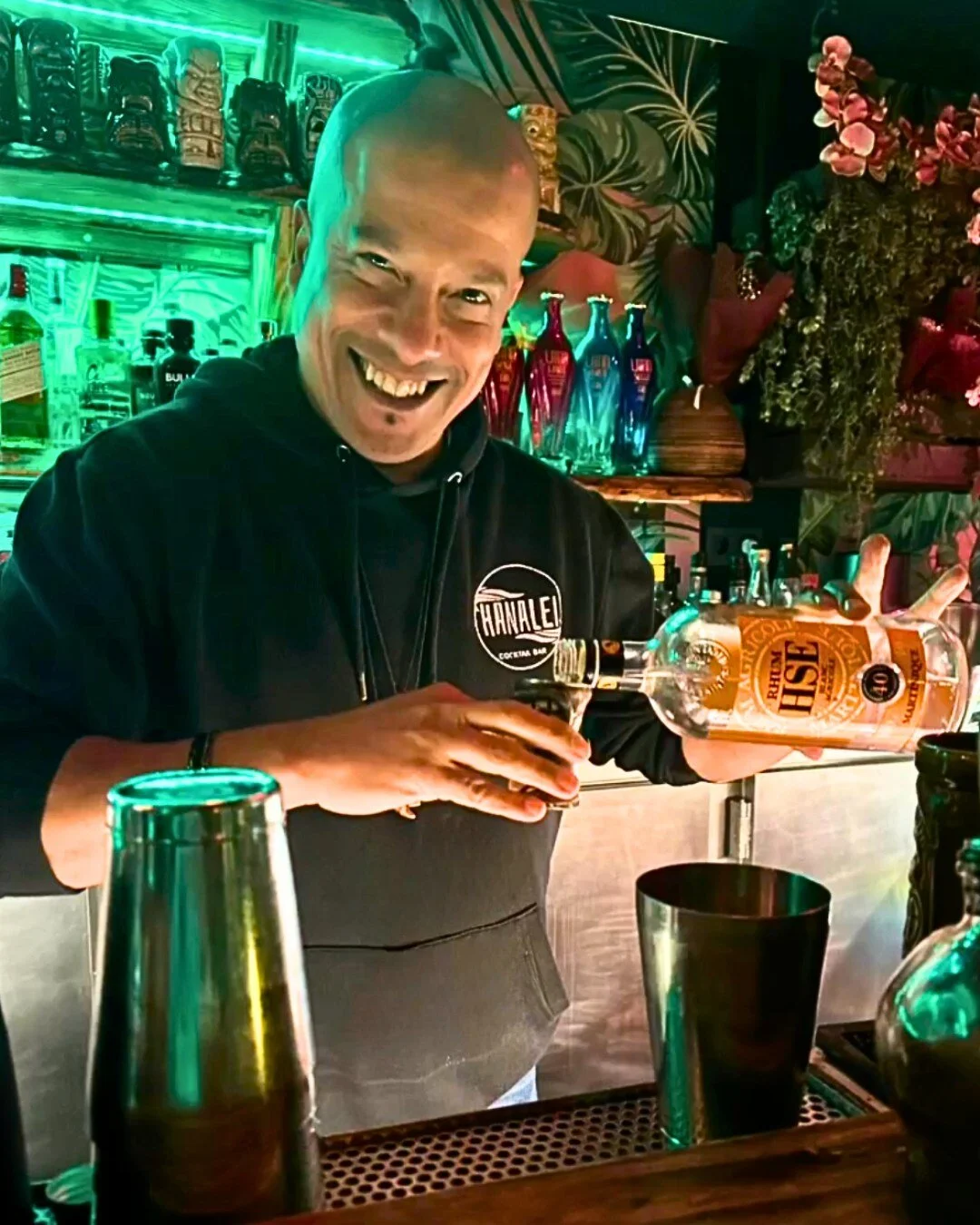 Nous vous souhaitons un excellent week-end les amis ! Profitez-en bien :)
BigUp aux barmen qui sont sur le pont pour vous le rendre encore plus agr&eacute;able 🍹🌺🎊

L'abus d'alcool est dangereux pour la sant&eacute;. D&eacute;gustez nos rhums avec