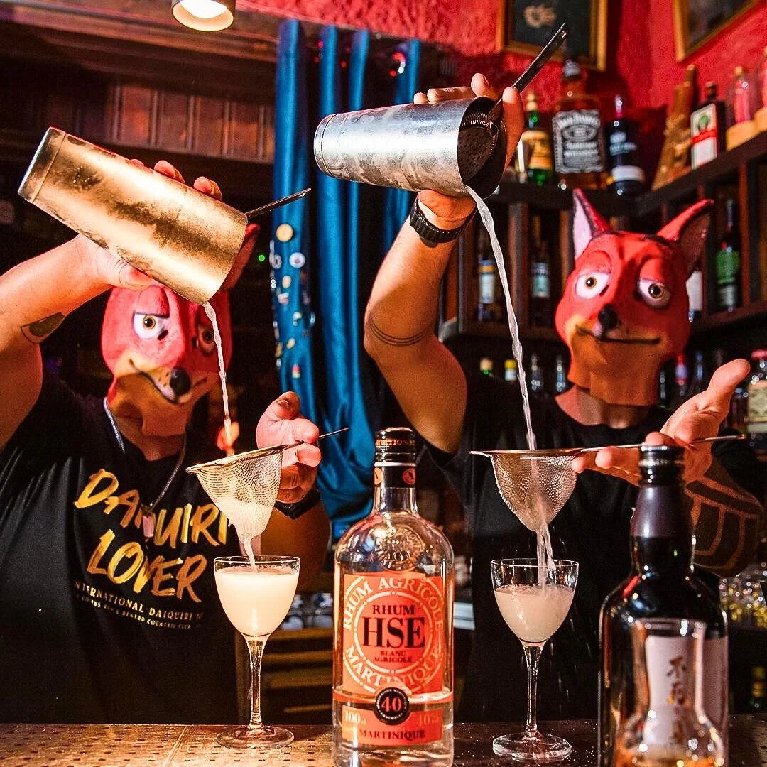 Que diriez-vous de commencer la semaine avec un d&eacute;licieux &quot;Fox-tail&quot; ? 🦊🍹

Cheers @renardcocktailclub 🌺

L'abus d'alcool est dangereux pour la sant&eacute;. D&eacute;gustez nos rhums avec mod&eacute;ration.

#CocktailDuLundi #Cock