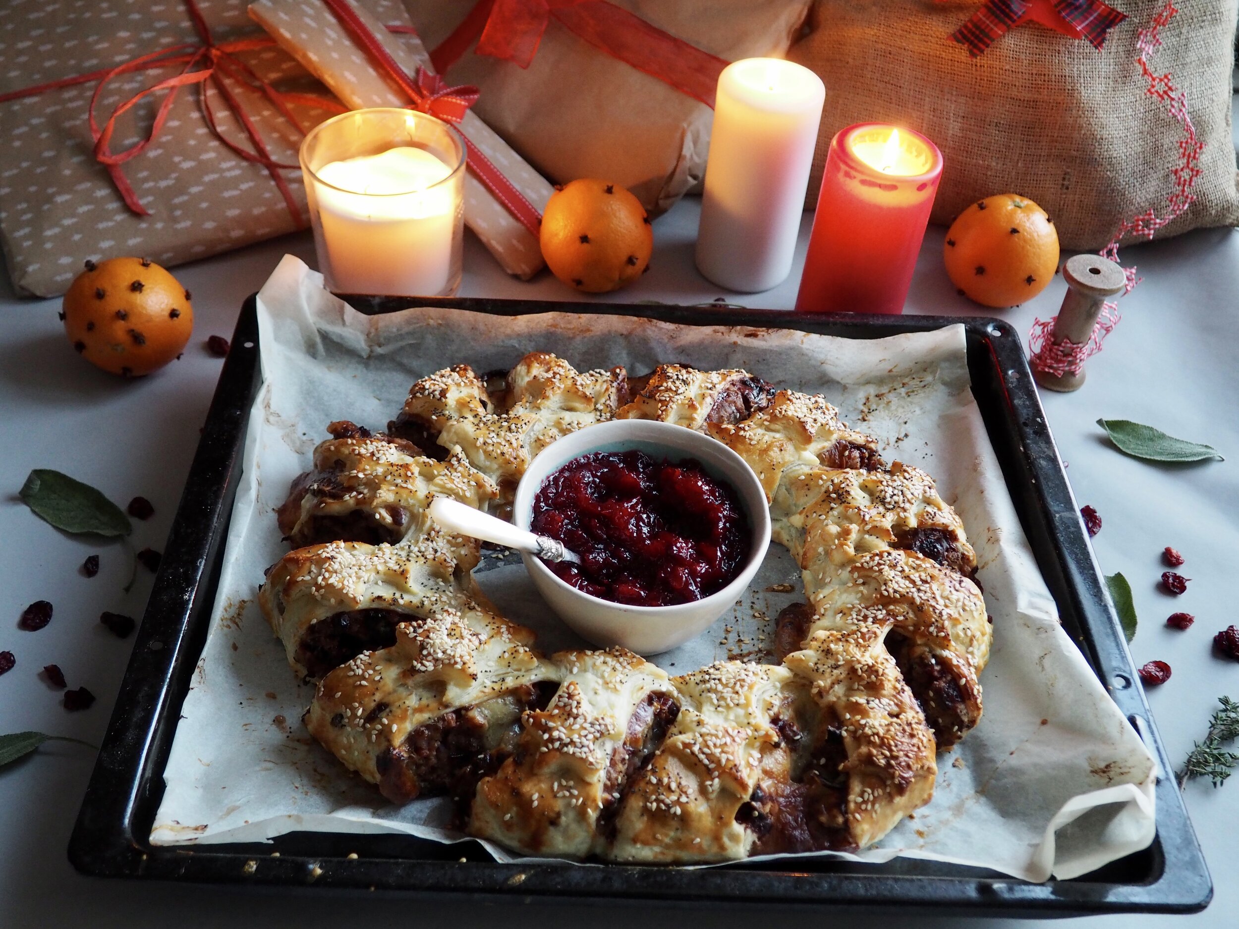 Giant Festive Non-Sausage Wreath with a Cranberry &amp; Port Sauce (v)