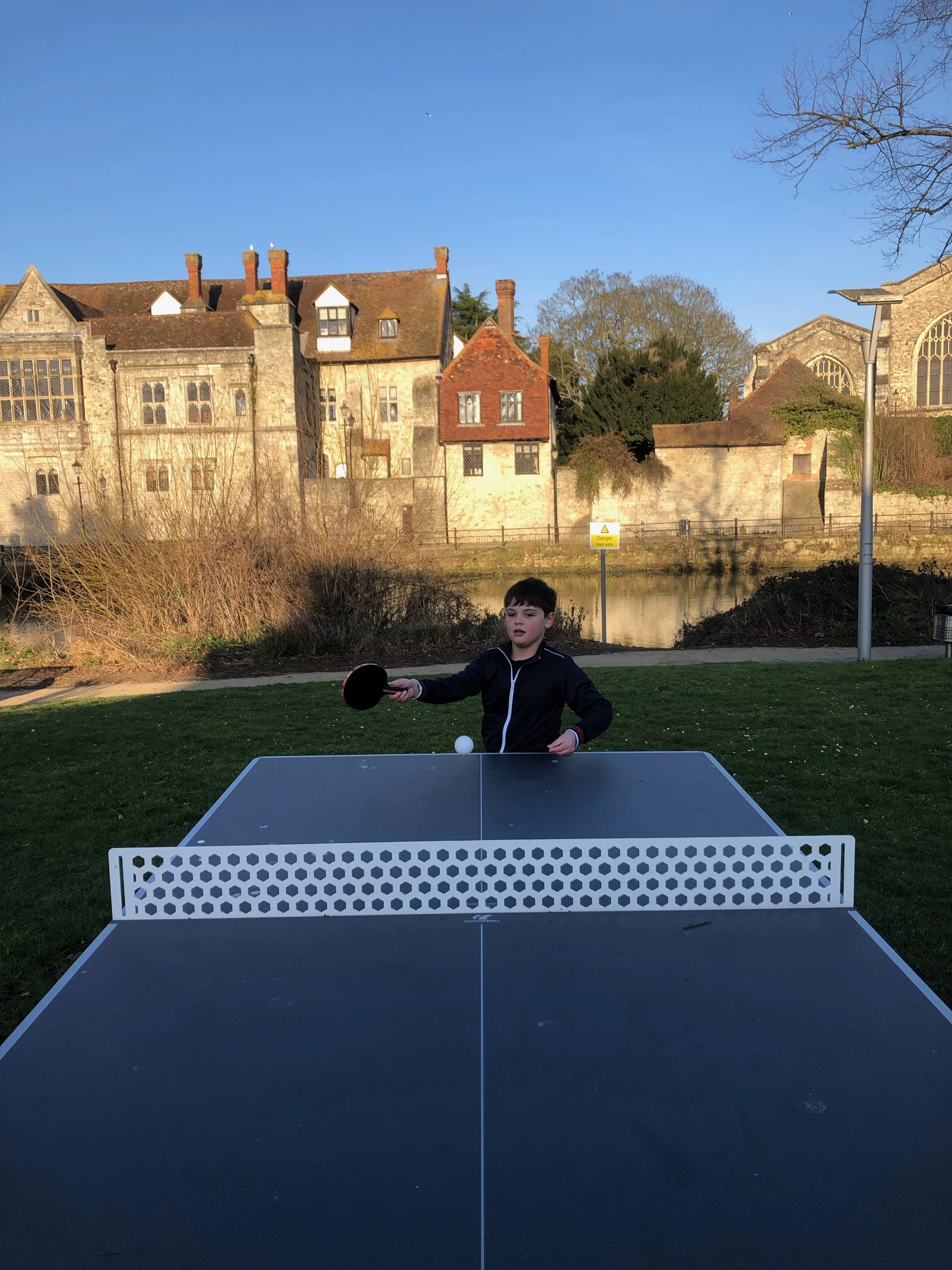Play outside table tennis in Kent
