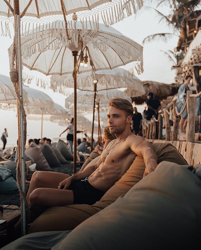 18:00 Sunset Canggu magical place unmatched vibe, can&rsquo;t wait to go back... For now, exciting and big opportunities ahead of me, feeling blessed.
&mdash;&mdash;&mdash;&mdash;&mdash;&mdash;&mdash;
📸@romygast
&mdash;&mdash;&mdash;&mdash;&mdash;&m