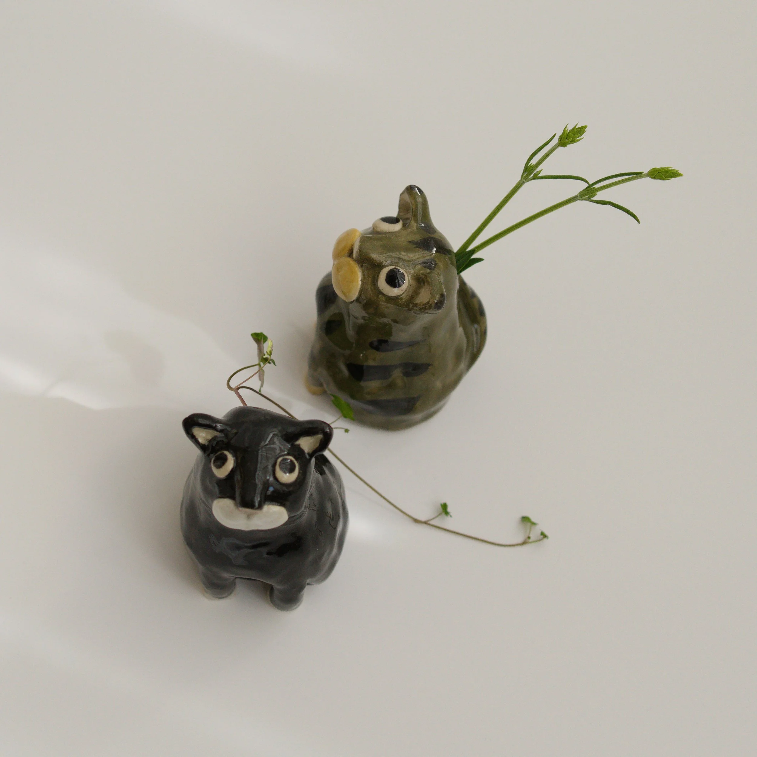 Nyanko Bud Vase