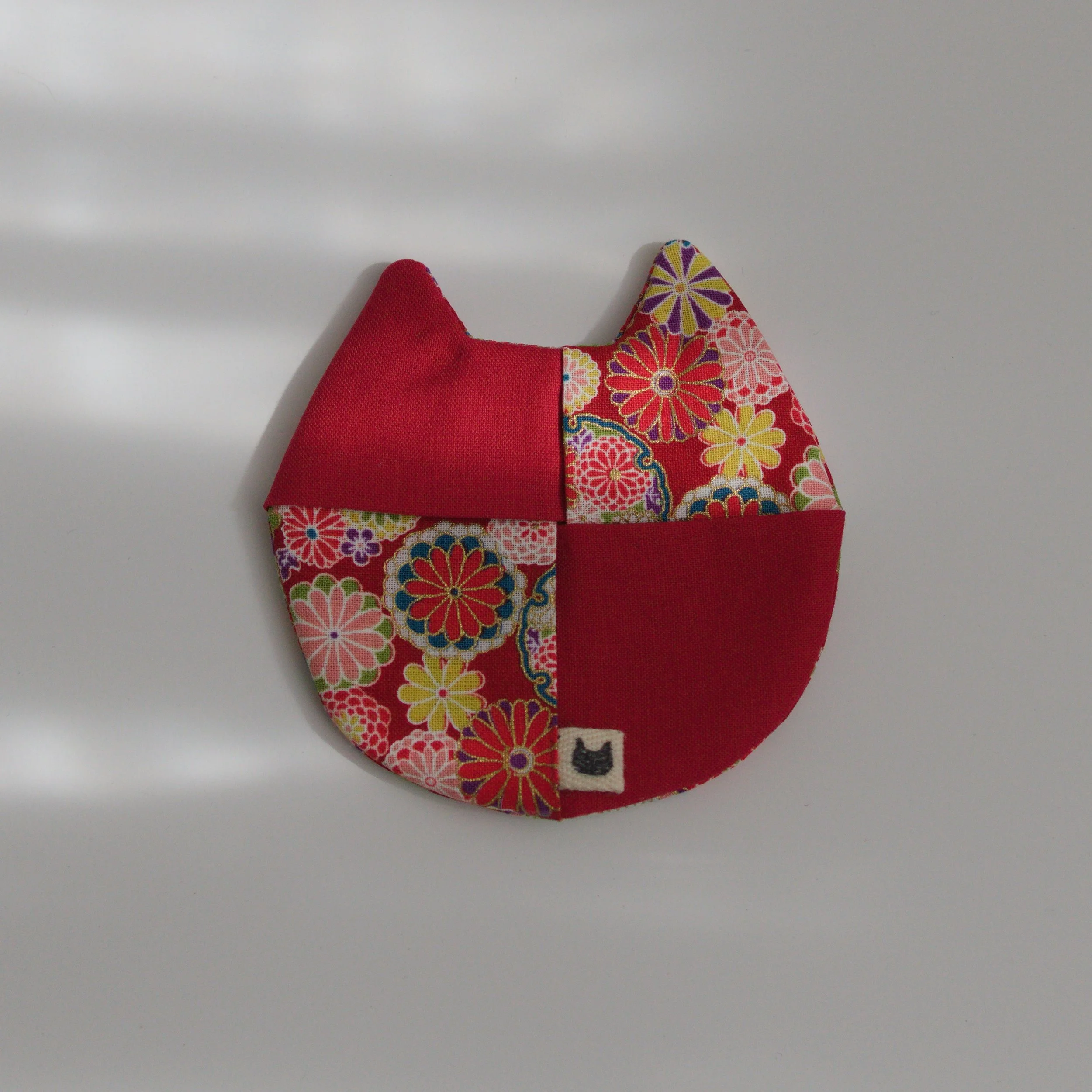 036_coaster_redKimono_sq_DSC0017_DSC0019.jpg