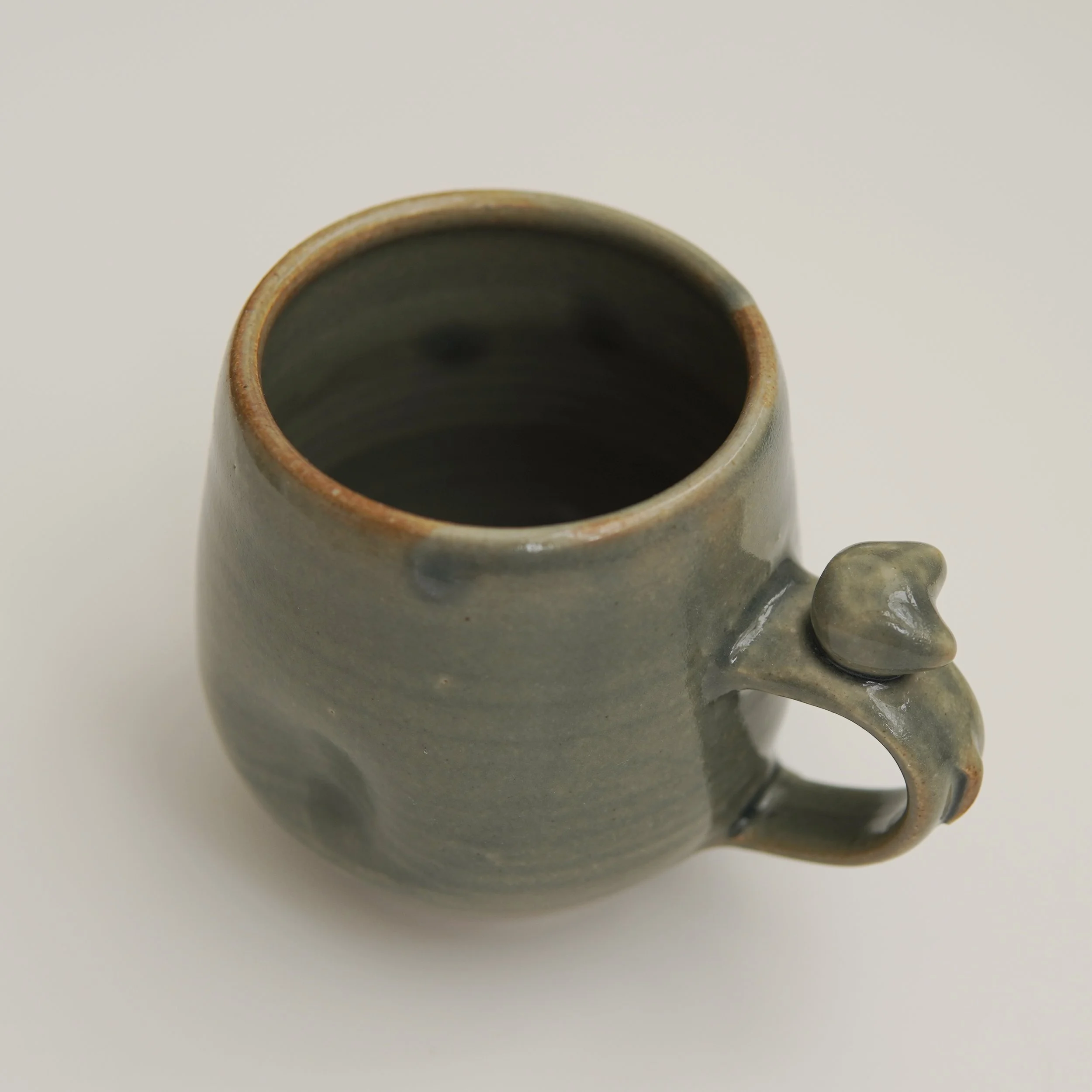 039_Nyanko_mug_stuBlue_topDown_sq_DSC0018.jpg
