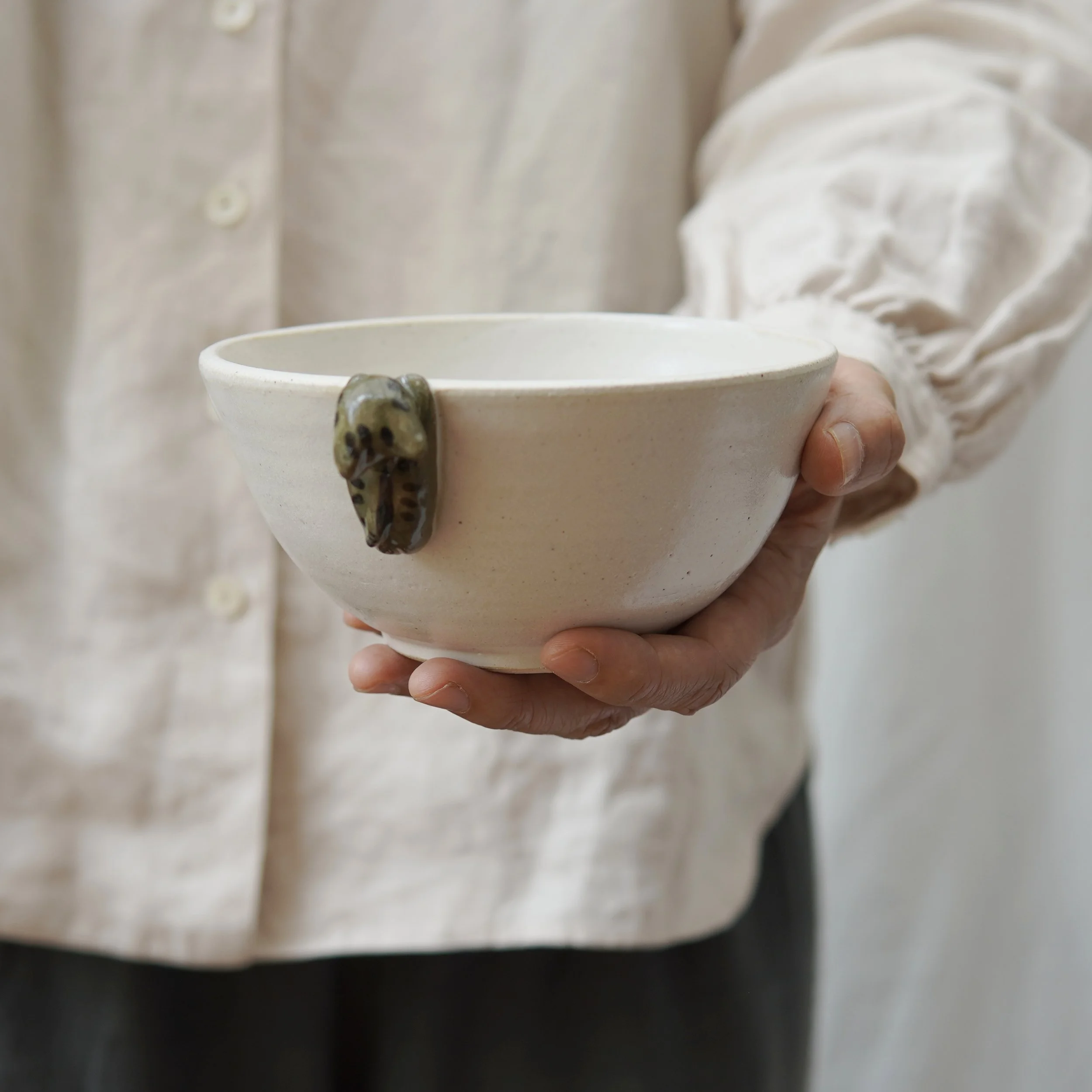 039_MochiNeko_bowl_life_hand_sq_DSC0679.jpg