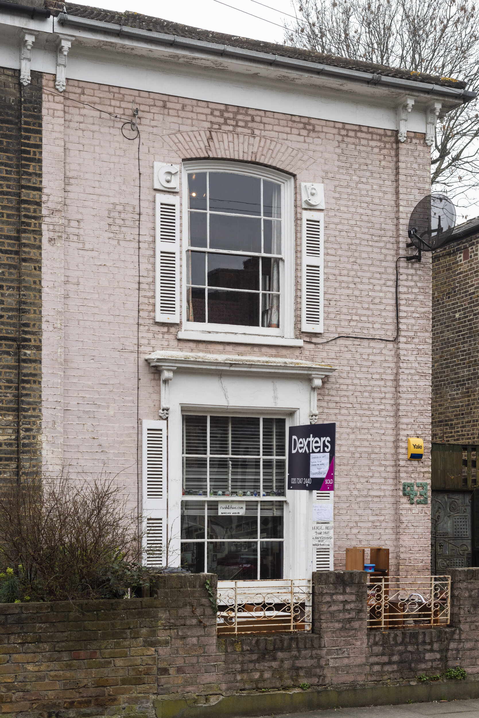 1 Ron Hitchins Artist Hackney London exterior.jpg