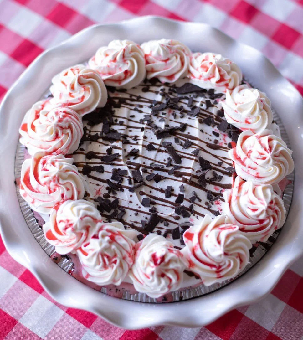 🎄🍦 Christmas Pie Giveaway! 🍦🎄

WHAT YOU WIN:
Win an ice cream pie - Peppermint Bark, Christmas Cookie or Gingerbread Man- one for you and one for a friend! 🥰

HOW TO ENTER:
❤️ Like this post
❤️ Follow @cruzefarmdowntown 
❤️ Tag a friend who work