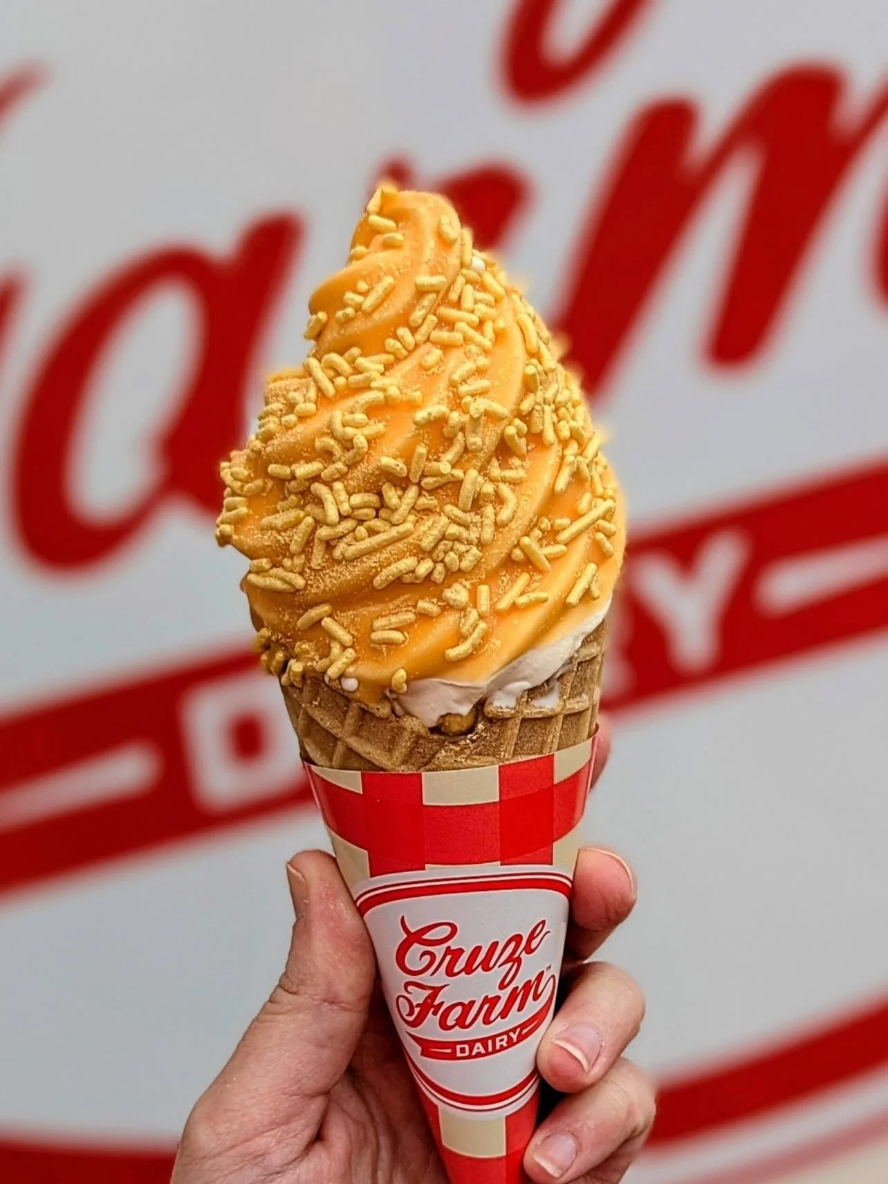 The Drive-In is open Friday &amp; Saturday! 🎬✨

🎥 How to Lose a Guy in 10 Days

⏰ 6:30 PM 📍2721 Asbury Road

Try our moovie treats! 🐮

🍦💛 Andie&rsquo;s Dress
Cheesecake Ice Cream, Butterscotch Dip &amp; Sprinkles

🥤🍦🏀 Coke! No Ice!
Sweet Cre