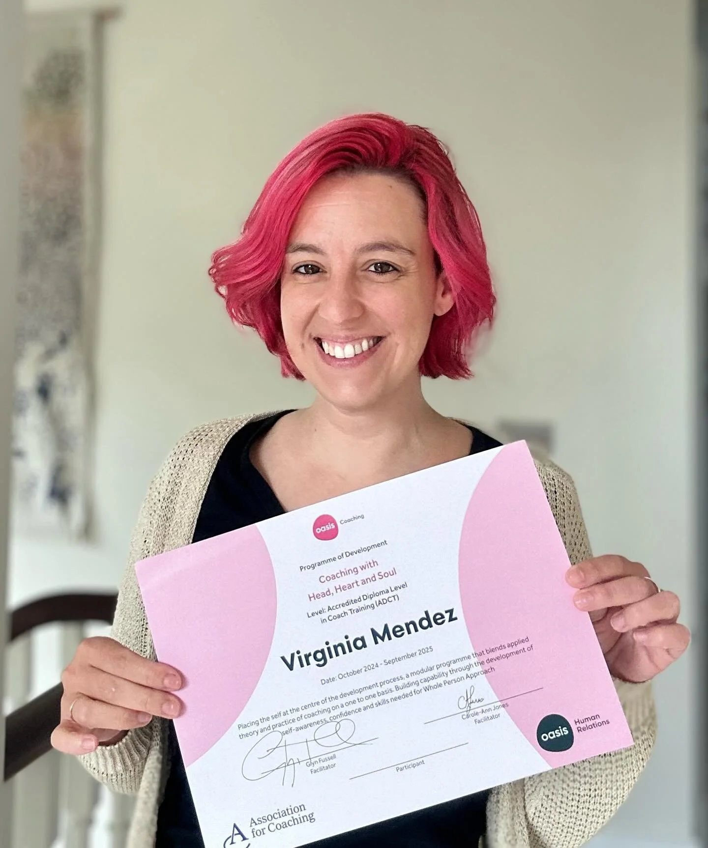 I am a certified coach!! Yay!! After a year of training, practice, self-study, suppervision and peer support I am so glad to hold this diploma in my hands! Evidence of what I have learnt :) 

I also treated myself with getting the pink back at its br