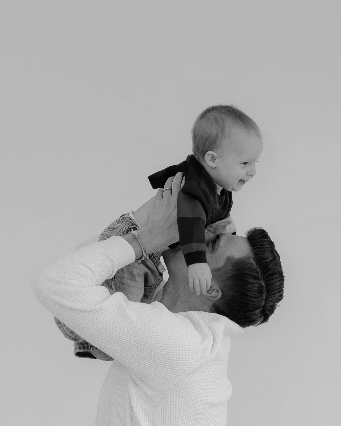 Sweet lil family session with baby Augustus 🤍