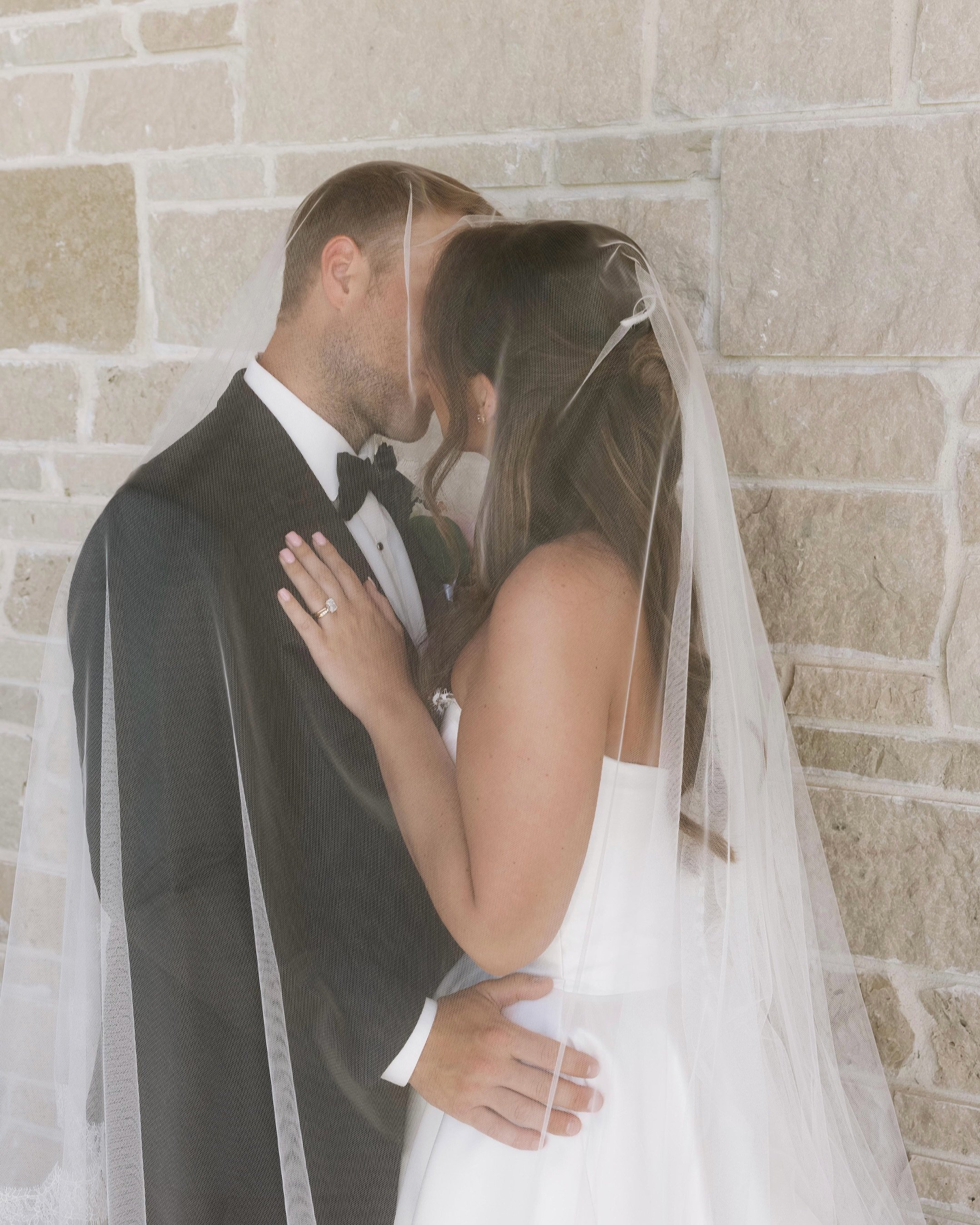 The Fellows!! 🕊️❤️&zwj;🔥

Venue @theclubhouseattalons
Hair @hairbylaurenelizabeth
Dress @rosalie.bridal
Planning @modernrevival.events
Floral @boesentheflorist_dsm
Video @elevateweddingfilms