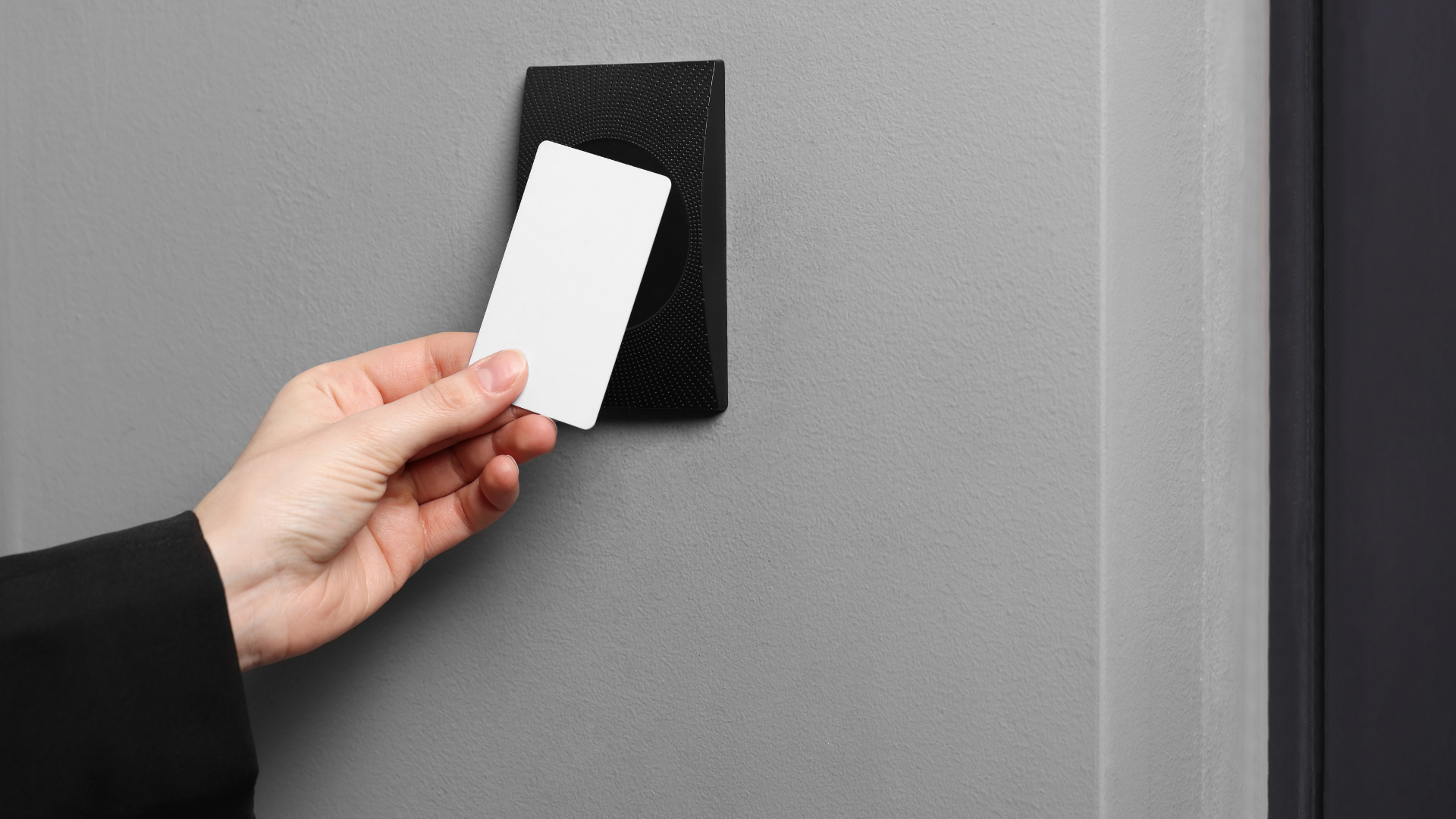 Smart Cards vs. Proximity Cards: Which is Right for Your Organization?