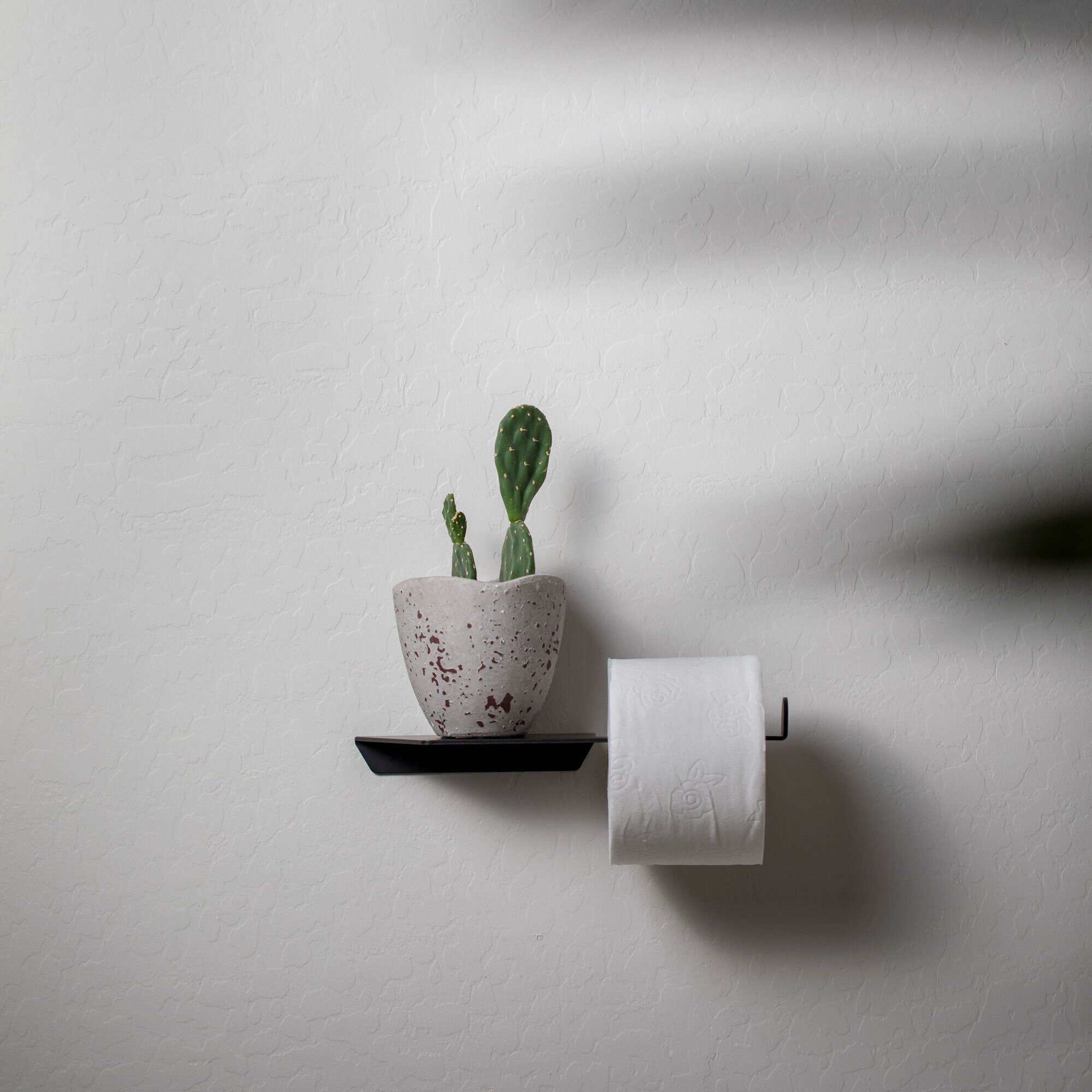 slate-goods-black-toilet-paper-holder-with-shelf-minimal-cactus-1_4x5.jpg