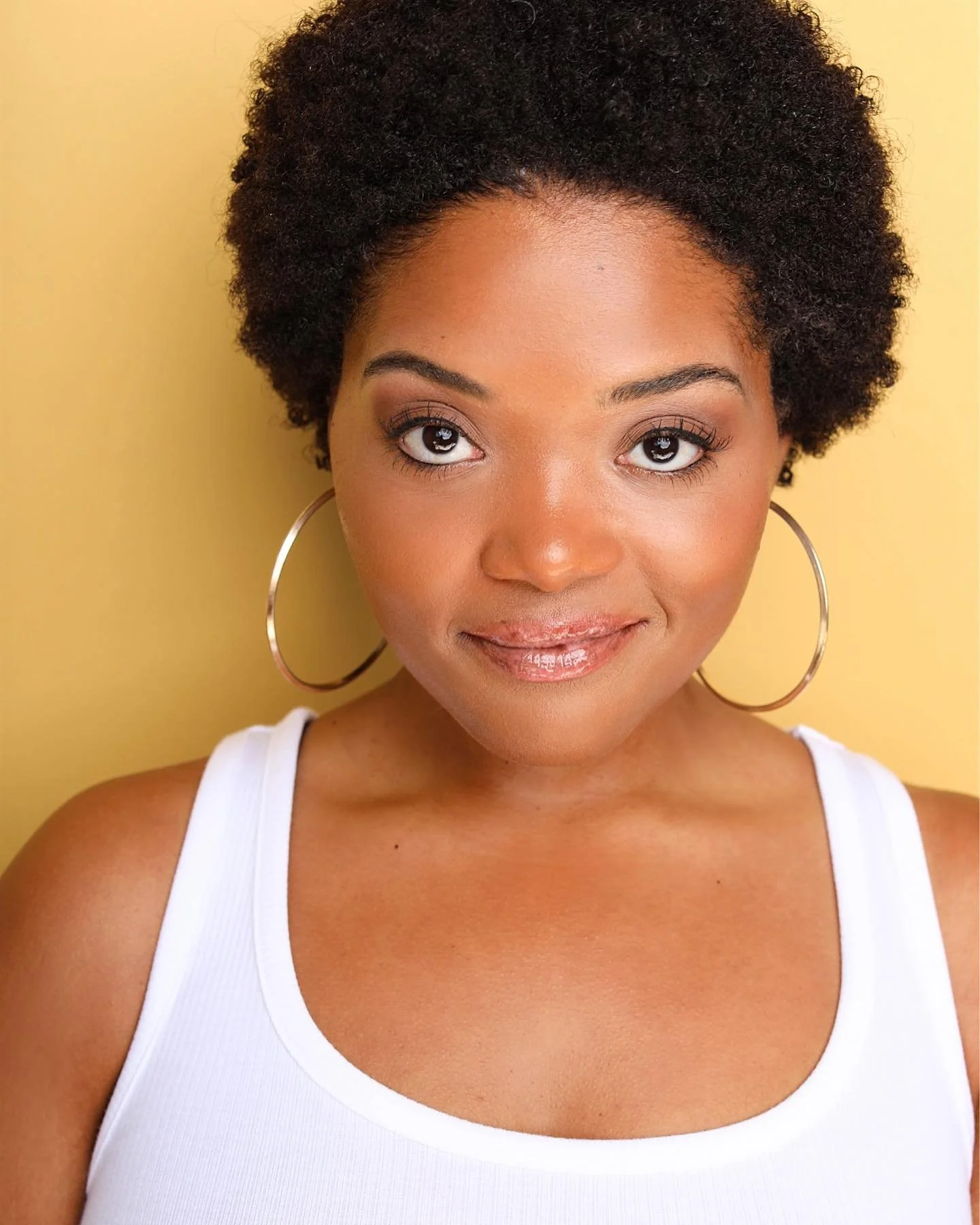 She feels, She knows ✨🎭🙏🏽
Something new on the horizon

📸 @portraitsbysouza 
#actor #theatre #creative #film #tv #soloperformance