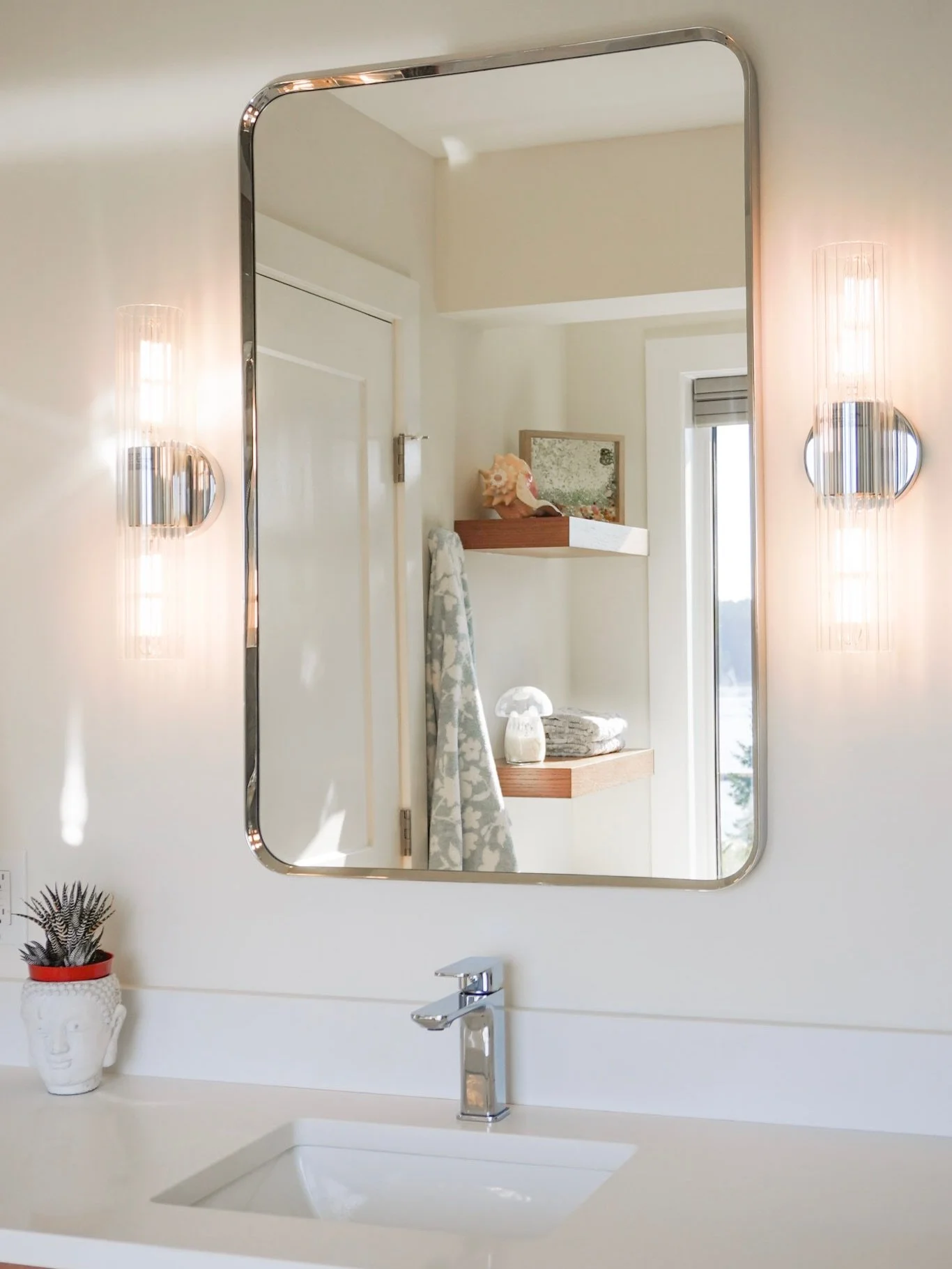 These are a few of our favourite things 💫

This renovation feels like spring 🌱 

A sun drenched space built for both improves function and of course a bit of luxury and relaxation.

A favourite project of ours, and one where the clients made it so 