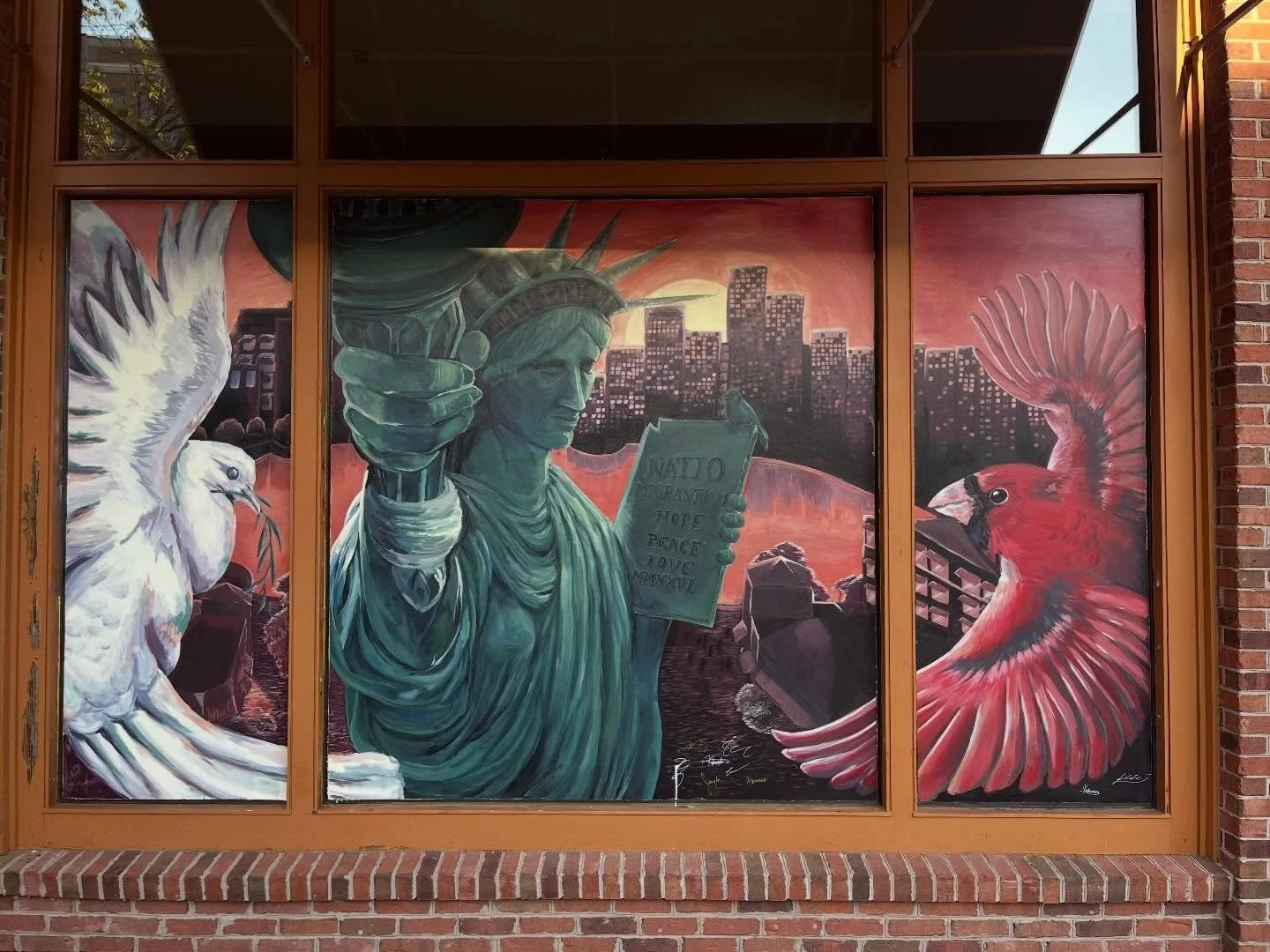 Job well done to Newport News Public High School students @nnpsarts on their completion of window murals @citycenteratoysterpoint! Many thanks to Junior Apprenticeship Artist lead @restlessrootssigns and our partners @citycenteratoysterpoint @nnpsart