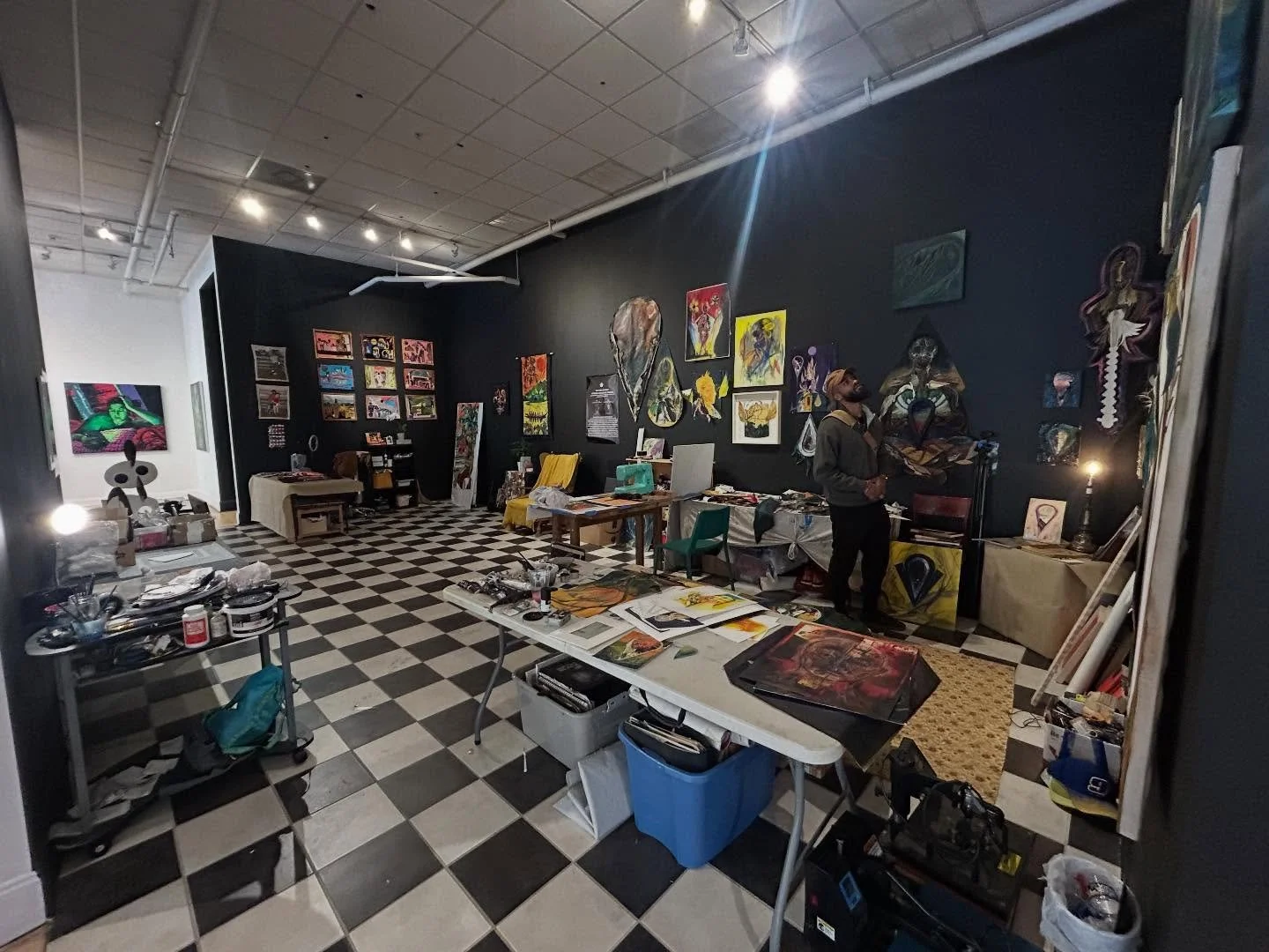 Current First Patron AIR Studios @creator_flower &amp; @raintheneo as well as that of @nnpublicartfoundation AIR @_dkane give TENFOLD visitors a look into the active process of the artists we support! Join us this evening to have an inside look behin