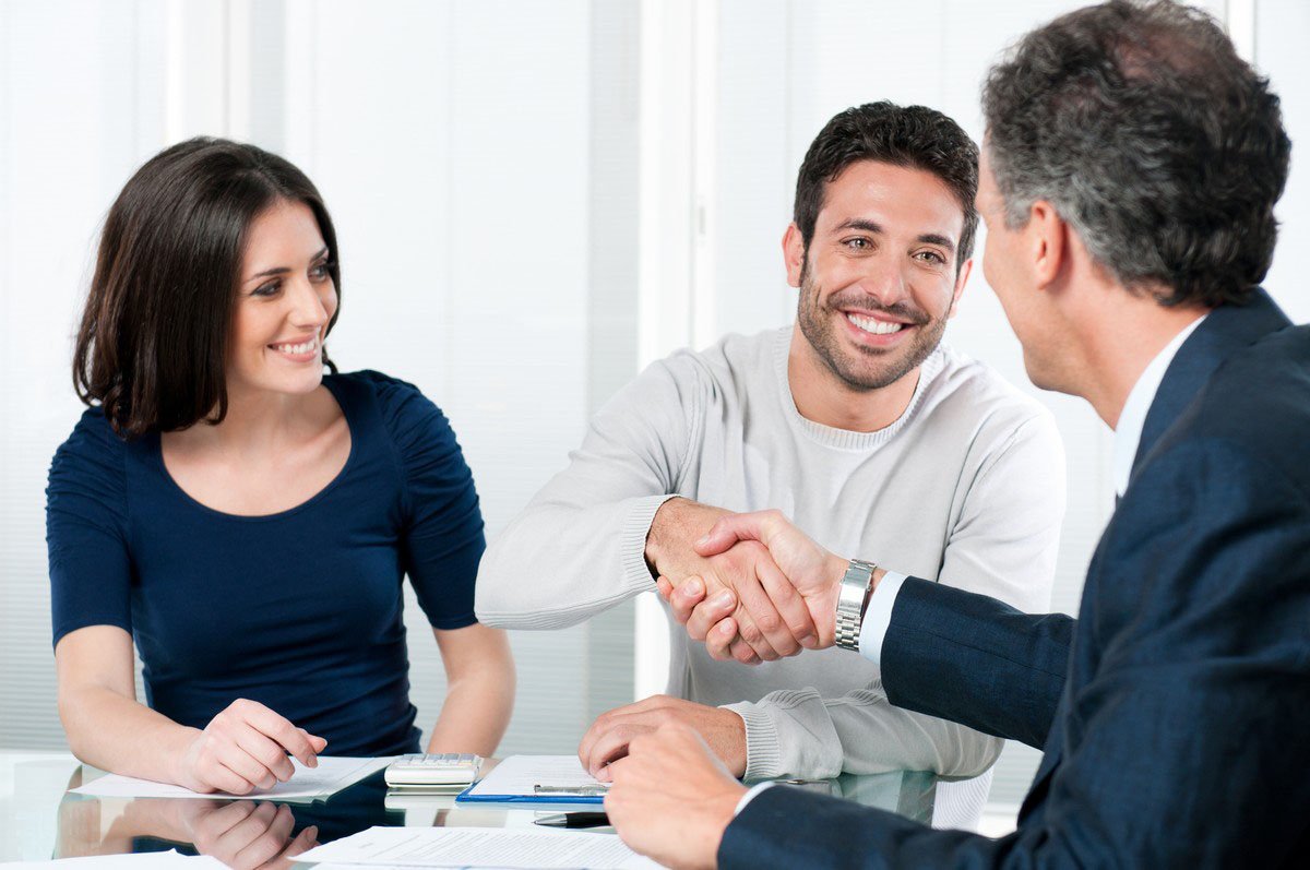 How Offering Employee Health Plans Benefits Your Business