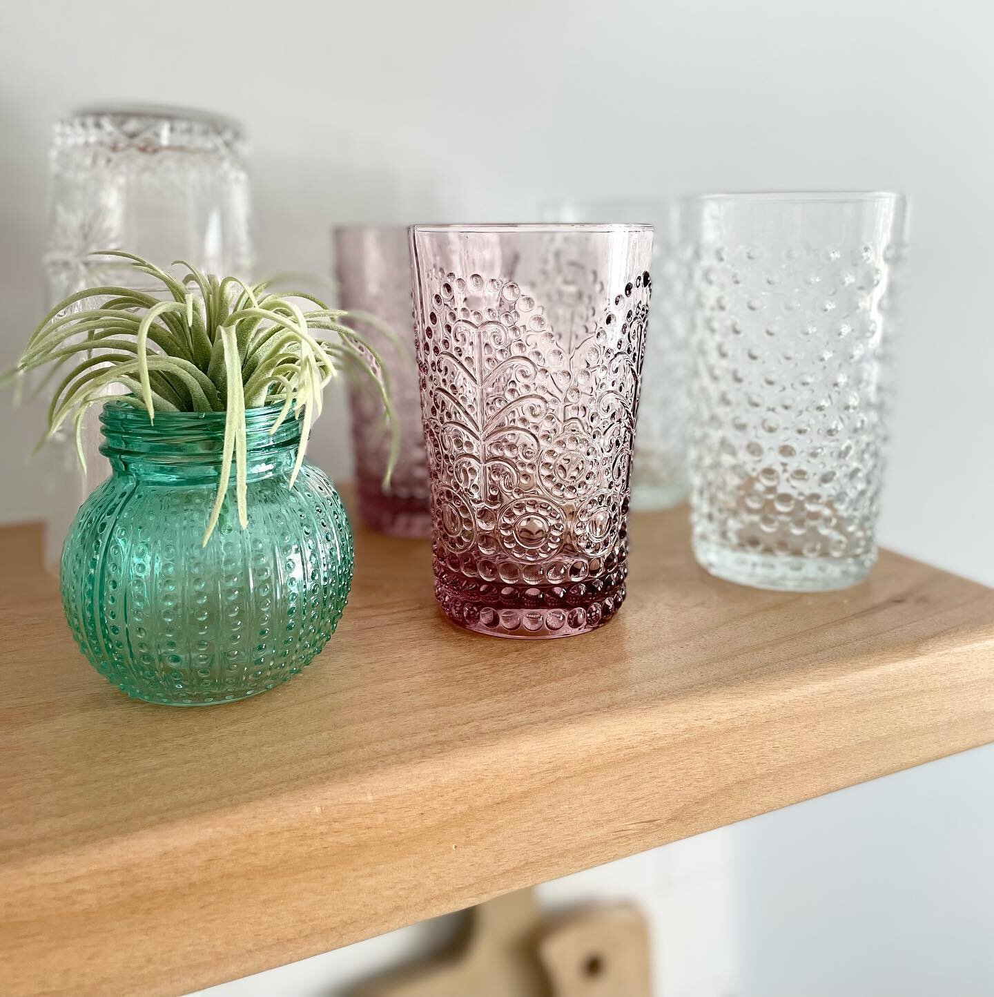 Always on the hunt for hobnail glasses and found these pink ones at the thrift for $1.09 each! 

#hobnail #thrift #thrifted #bubbleglass #pinkhobnail #pinkhobnailglass #thriftstorefinds