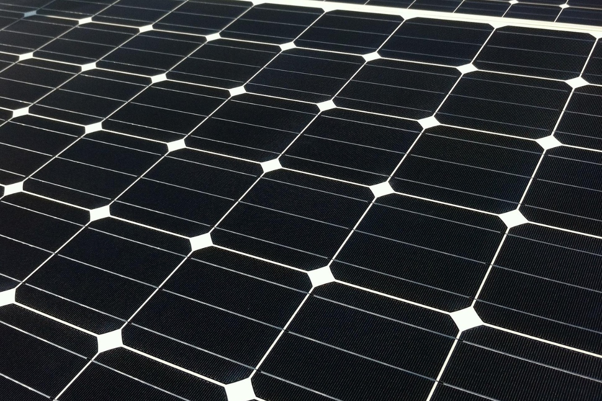 Edmonton International Airport to install solar farm the size of 313 CFL fields