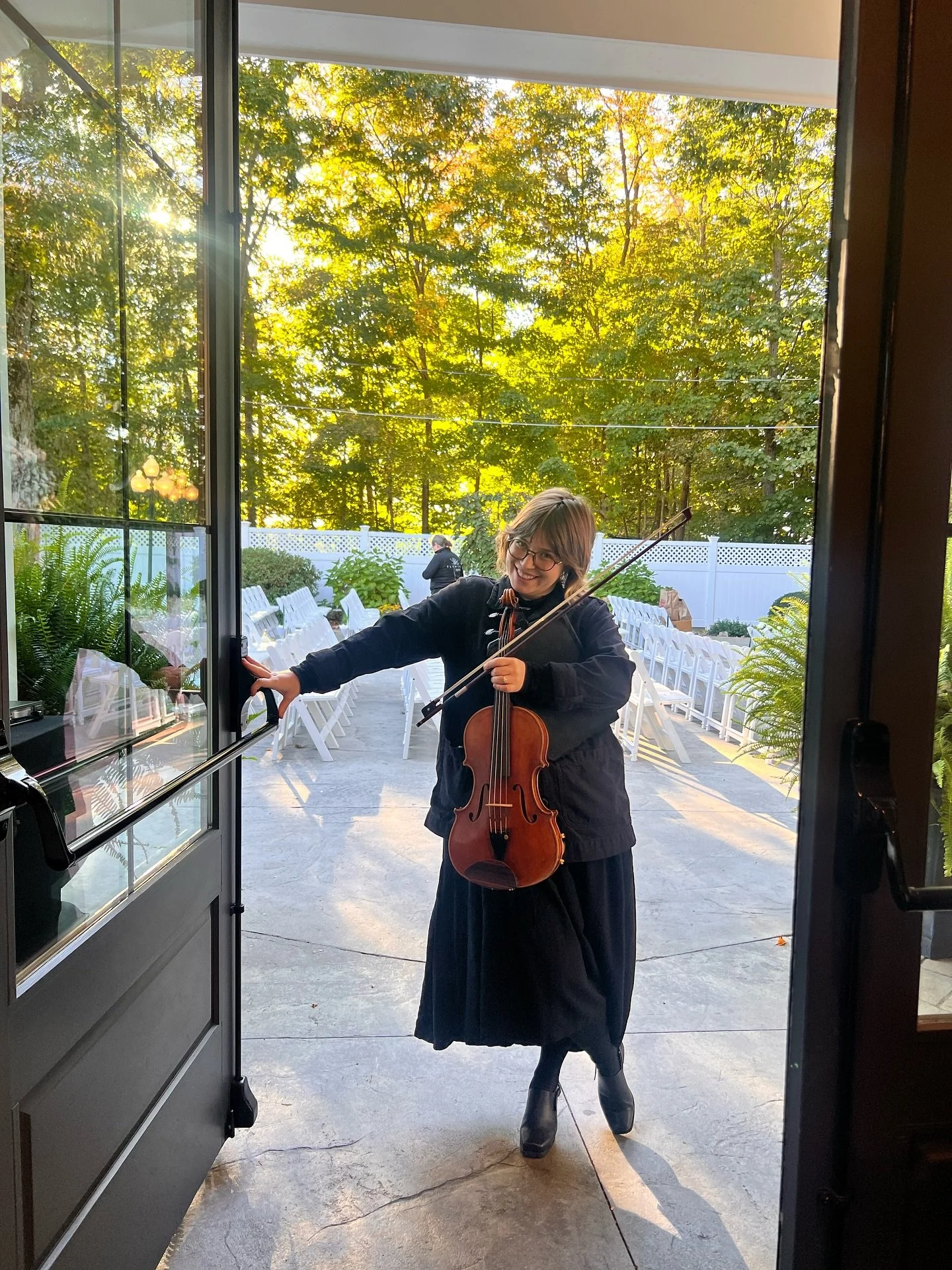 Behind every door, the start of something beautiful 🎶

#viola #stringquartet #saphireestate
