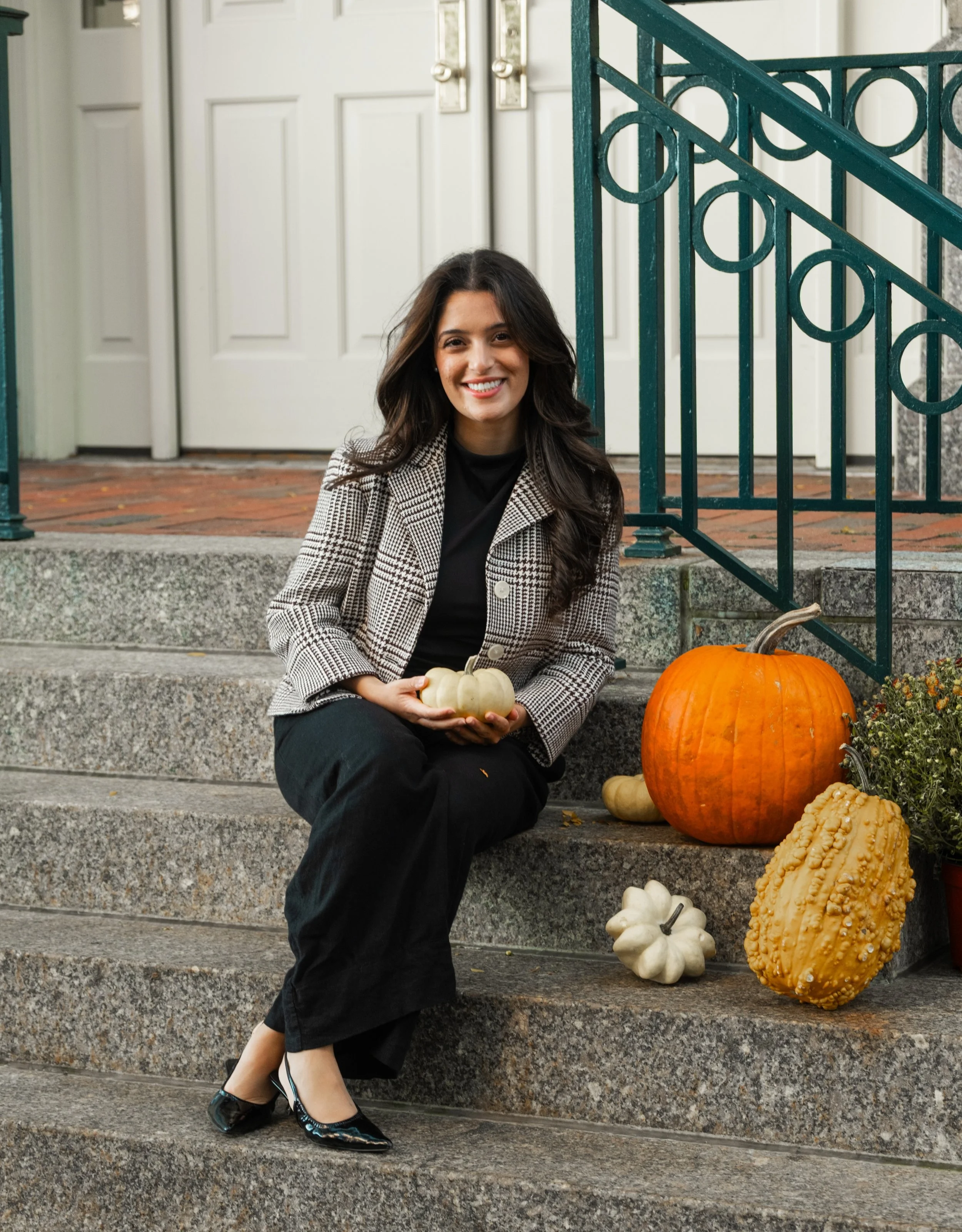 Traded in the violin for a pumpkin. Happy Halloween! 🎃

Photo by @miketdphoto - whom I think real estate agents should contact because I look like I am about to sell you your dream house