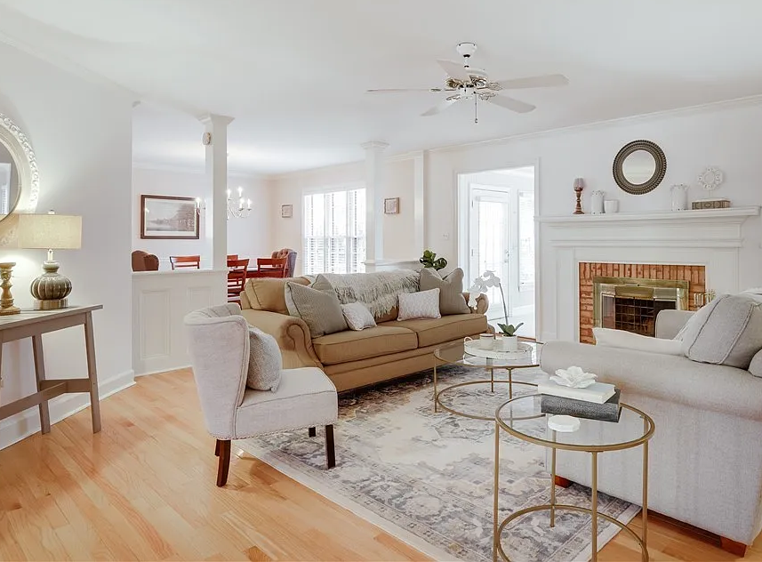 b2689126f24bd5e6736bb4ac23291d22-uncropped_scaled_within_1536_1152 copy.png