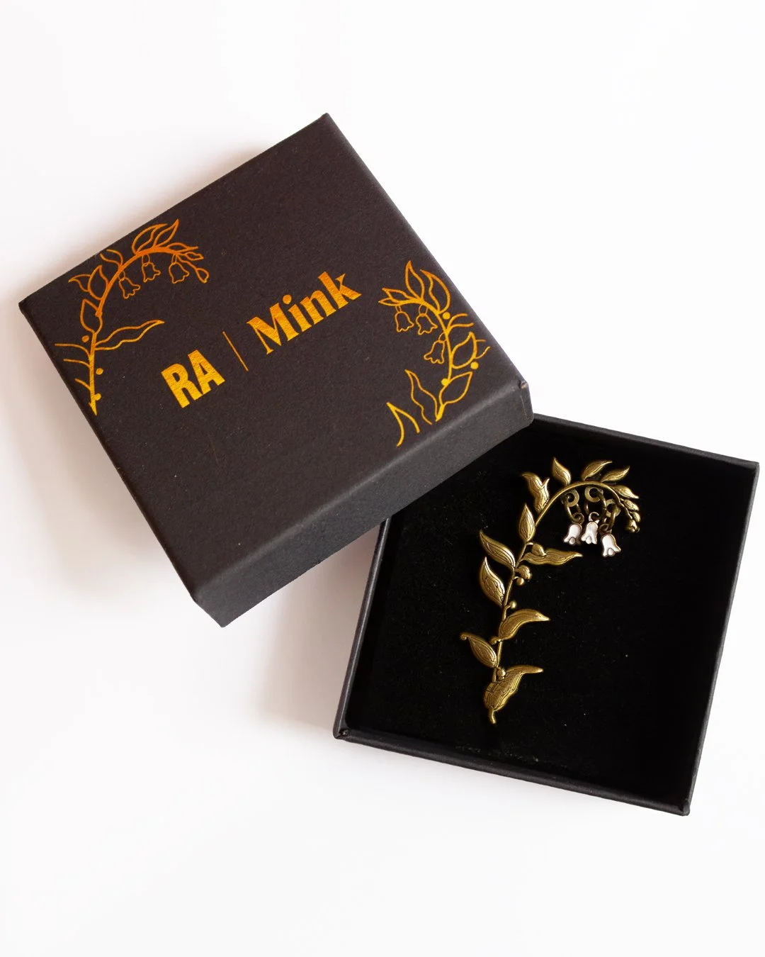 RAxMink_brooch-3.jpg