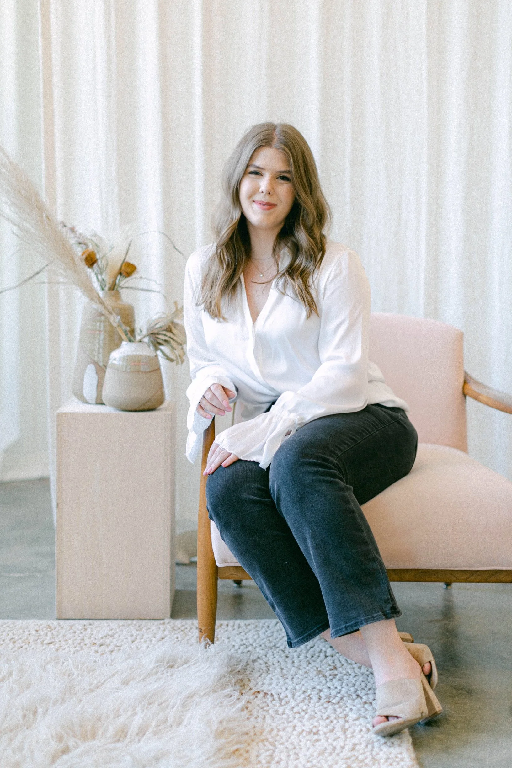 A warm and attentive trauma therapist in Denver, offering the relational safety necessary to heal attachment trauma.