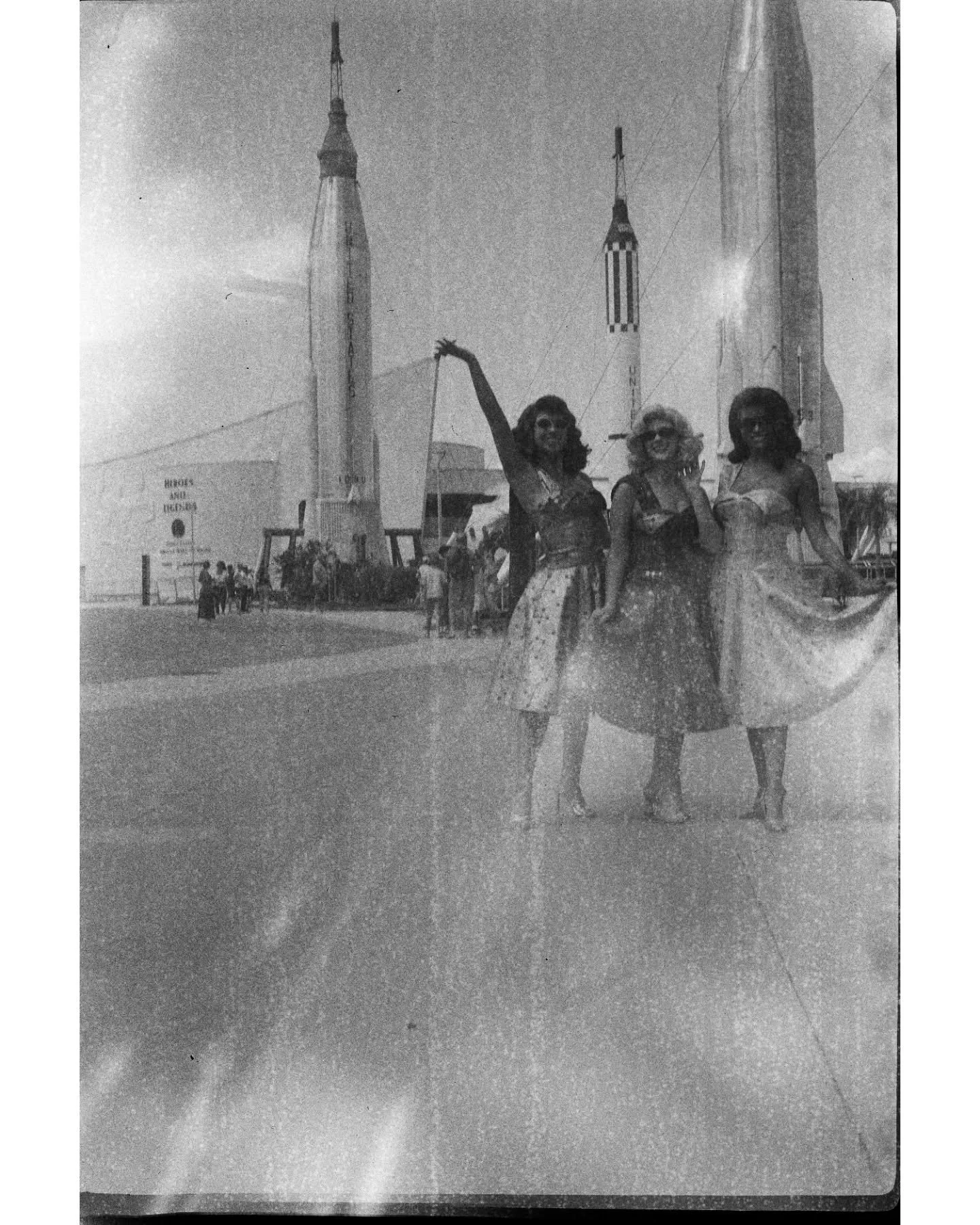 In my latest YouTube video I used my Kodak foldout Vigilant 620 at the @kennedyspacecenter taking shots of @thevocalitas and here's the results! The last shot of the 1st stage of the iconic Saturn V rocket was particularly surprising. Although I had 