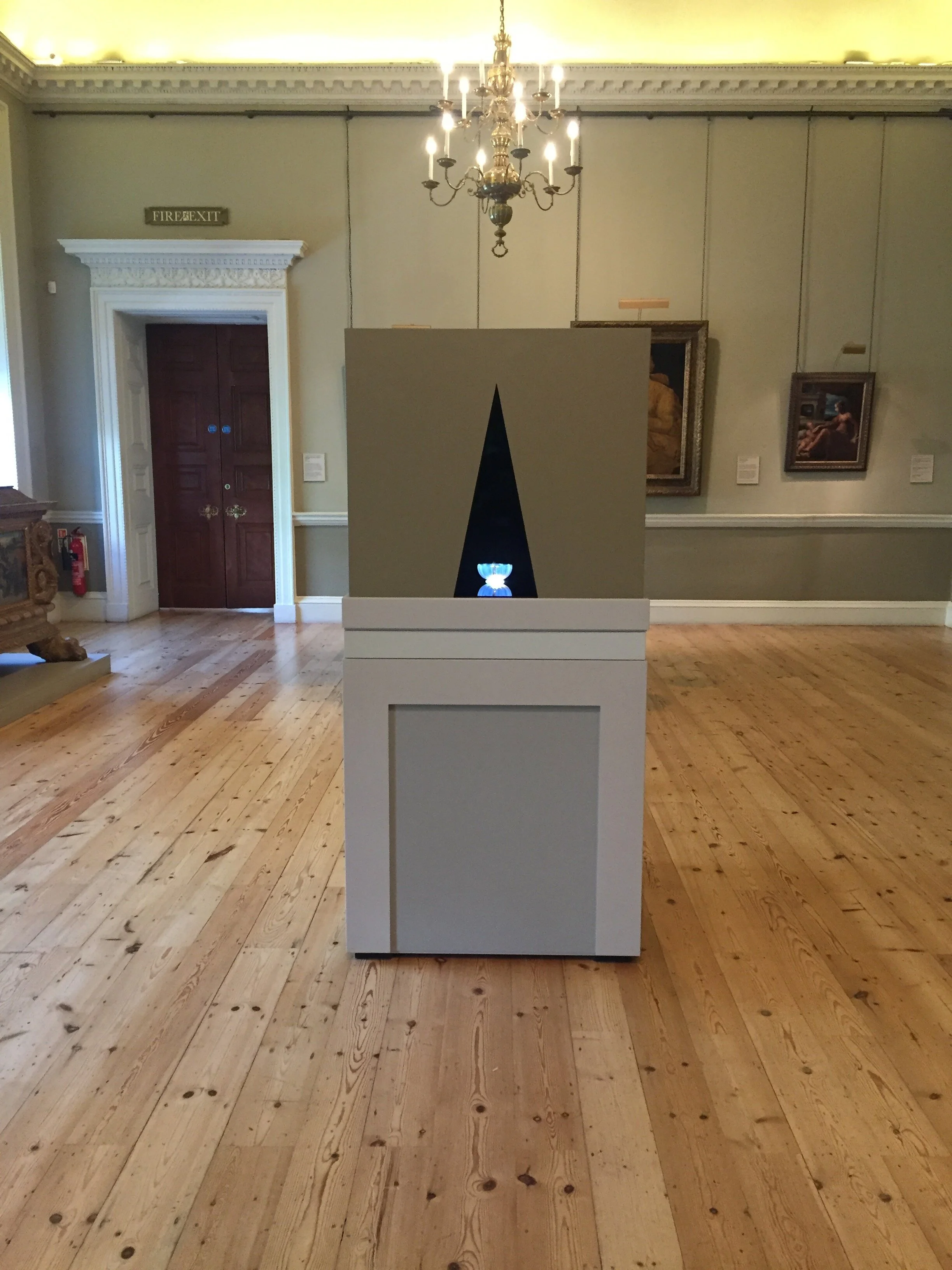 Final display. The piece as a jellyfish swimming in the gallery. 