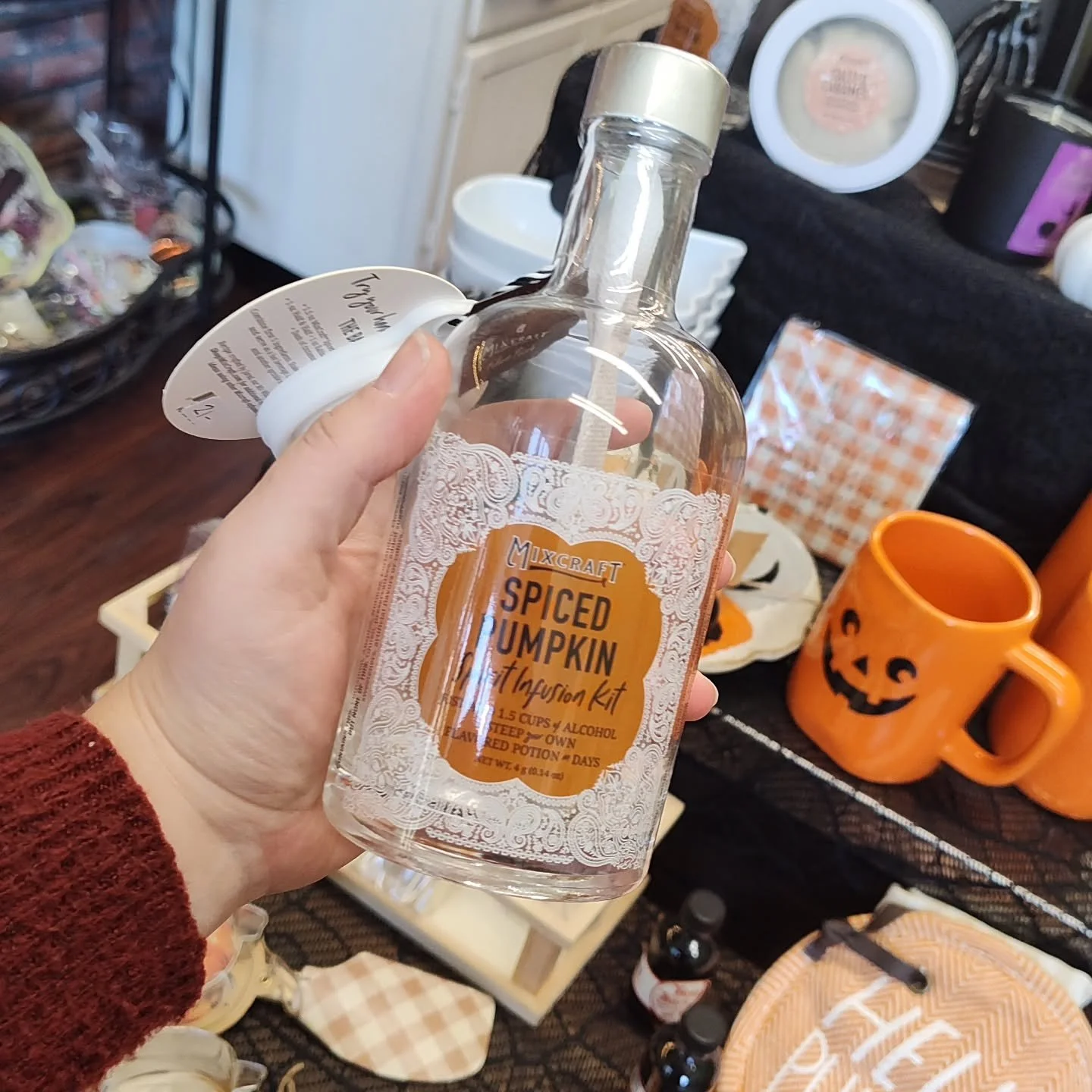 Tis the season for pumpkin spice everything 🎃 Come try this alcohol infusion kit from @shopmixcraft that's perfect for Fall 🍁