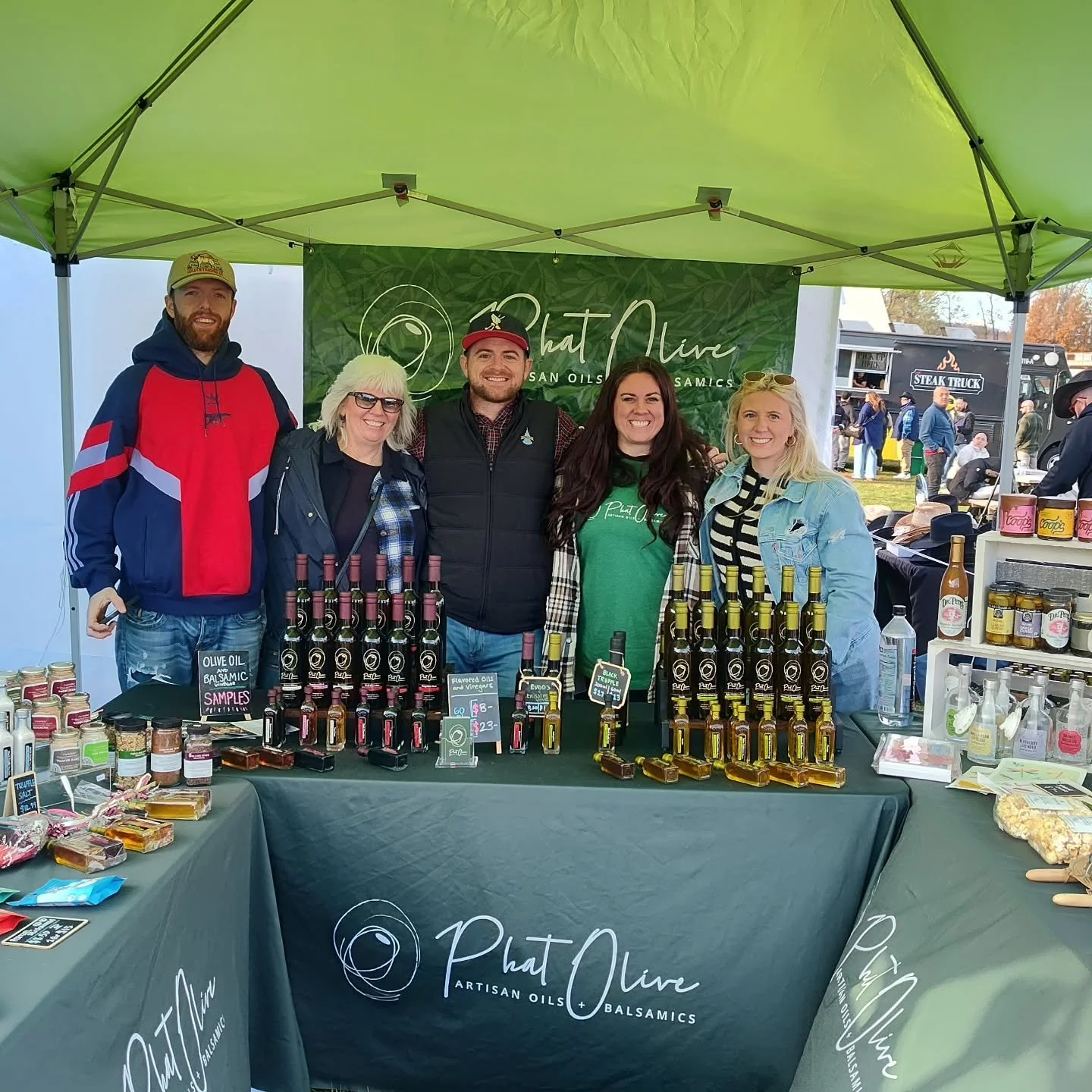 Always a great day when family comes to visit the Phat Olive booth 🫒