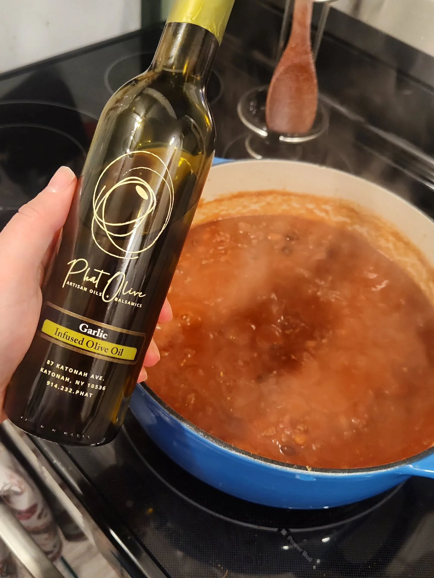 Chili on a Sunday just feels right, especially with some of our Garlic Olive Oil in the mix 🧄🫘