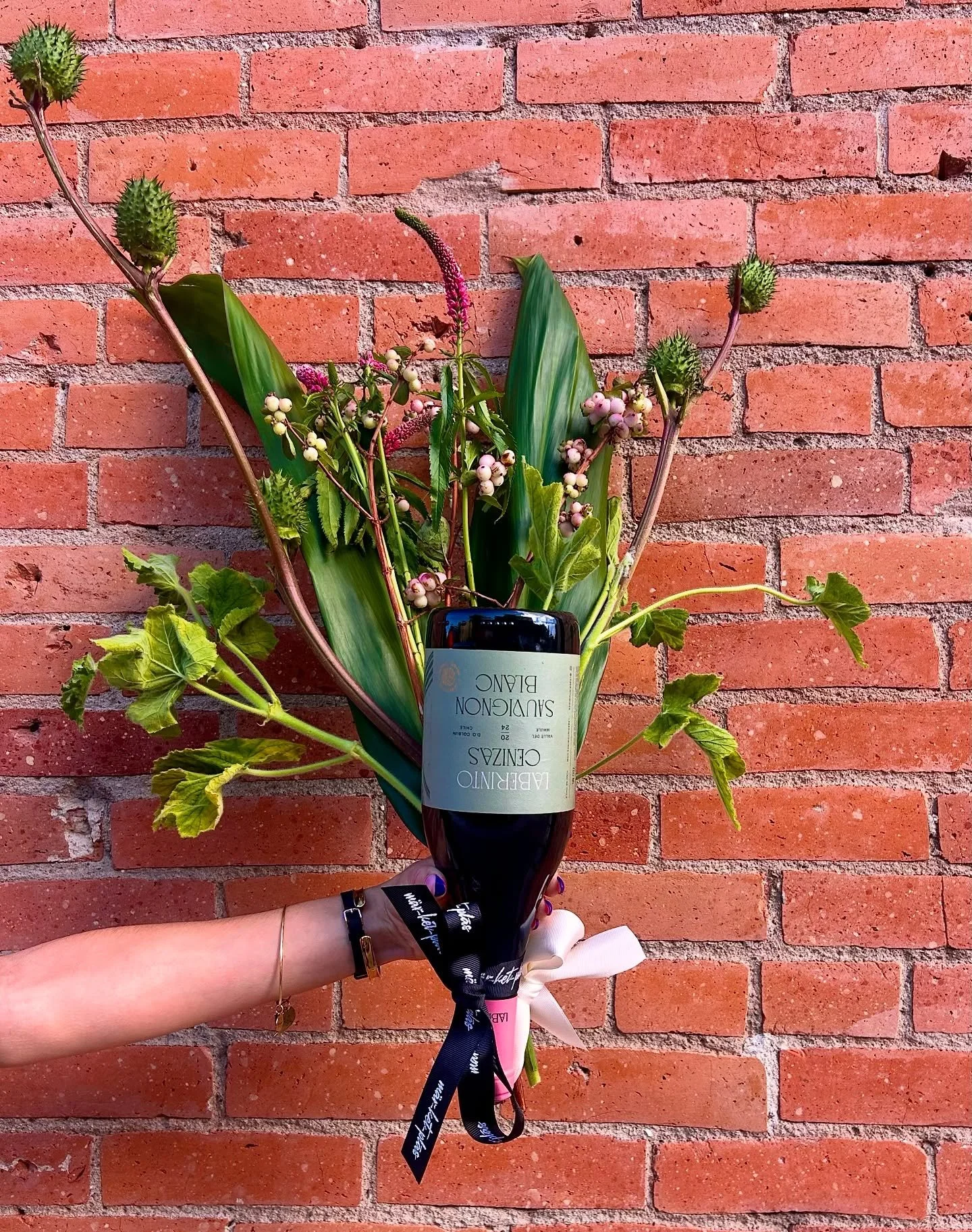 We love celebrating local businesses built with passion and creativity. 🌸🍷 
Just like the hands-on artistry of @marketplasbozeman ever-changing floral studio, our wine list is thoughtfully curated and full of unique expressions. 
The 2024 Laberin