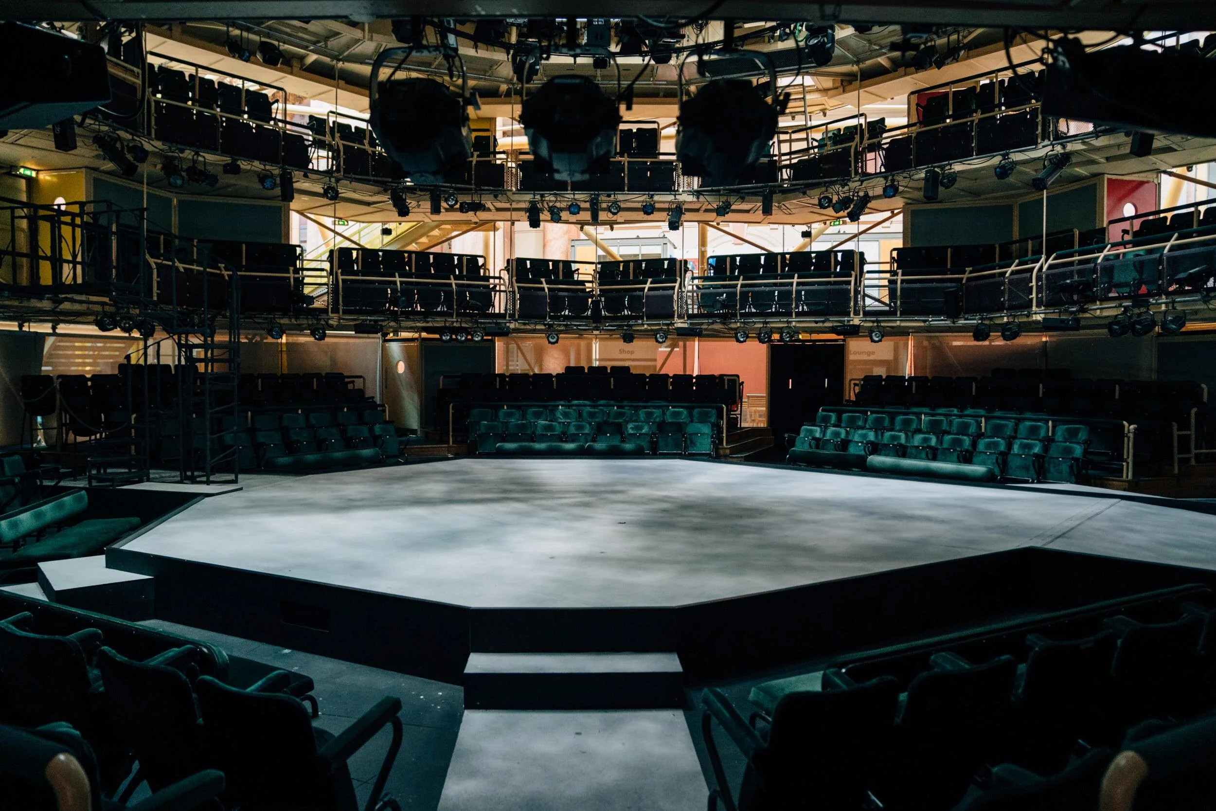 Digital photo exhibition capturing theatres during lockdown released