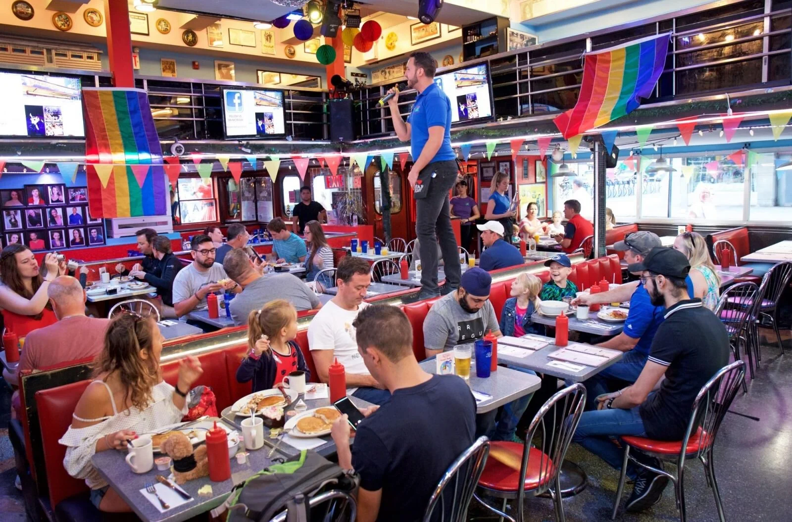 Ellen’s Stardust Diner to re-open with social distancing measures in place