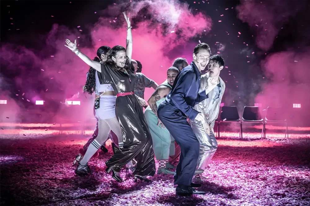 Tom Hiddleston and Hayley Atwell lead MUCH ADO ABOUT NOTHING transfer to Broadway