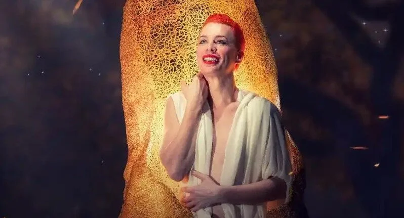 Divina de Campo stars in London debut of hit European musical AMANDA – THE NIGHT BEFORE ME