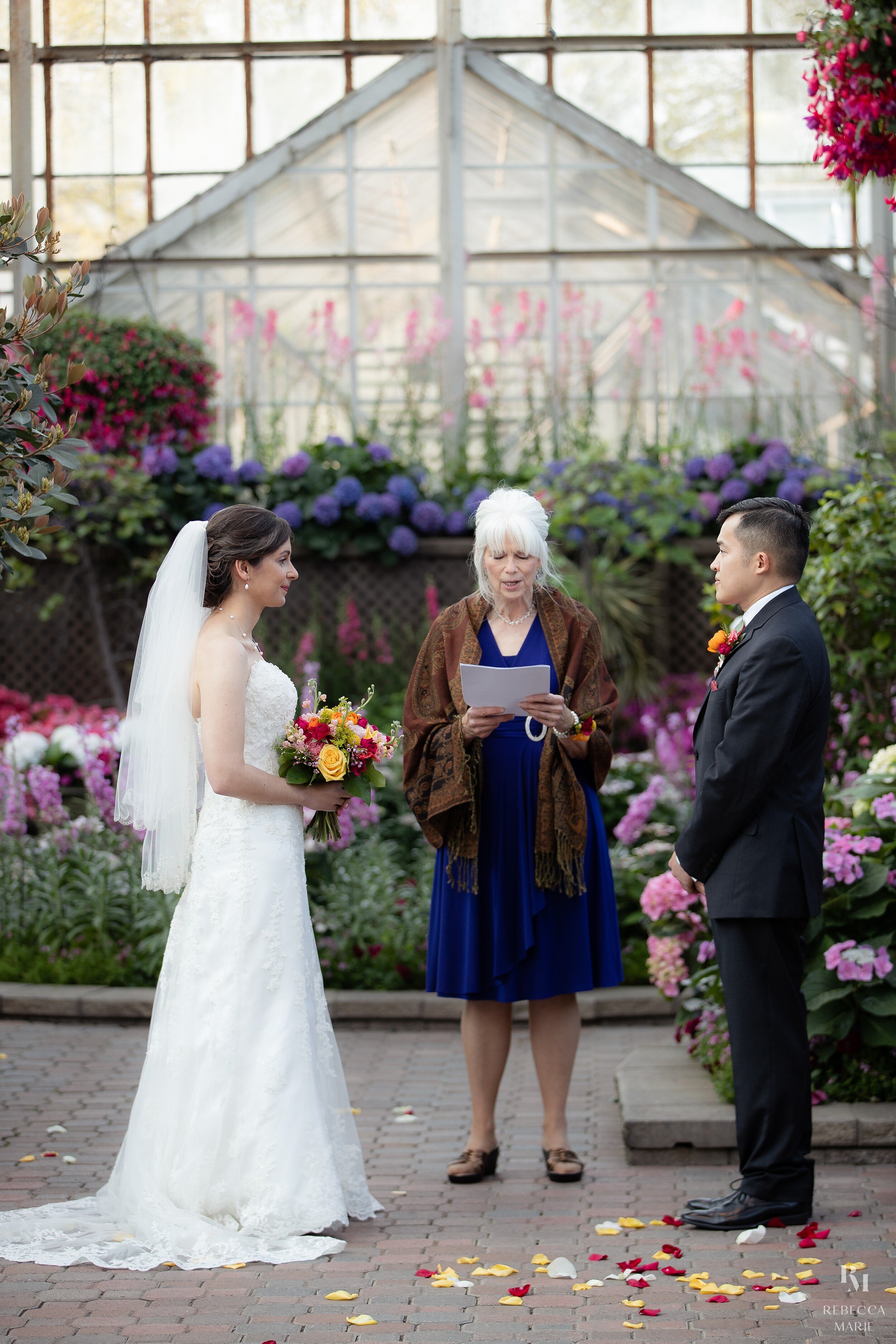 Lincoln-Park-Conservatory-Real-Wedding-Rebecca-Marie-Photography_0021.jpg