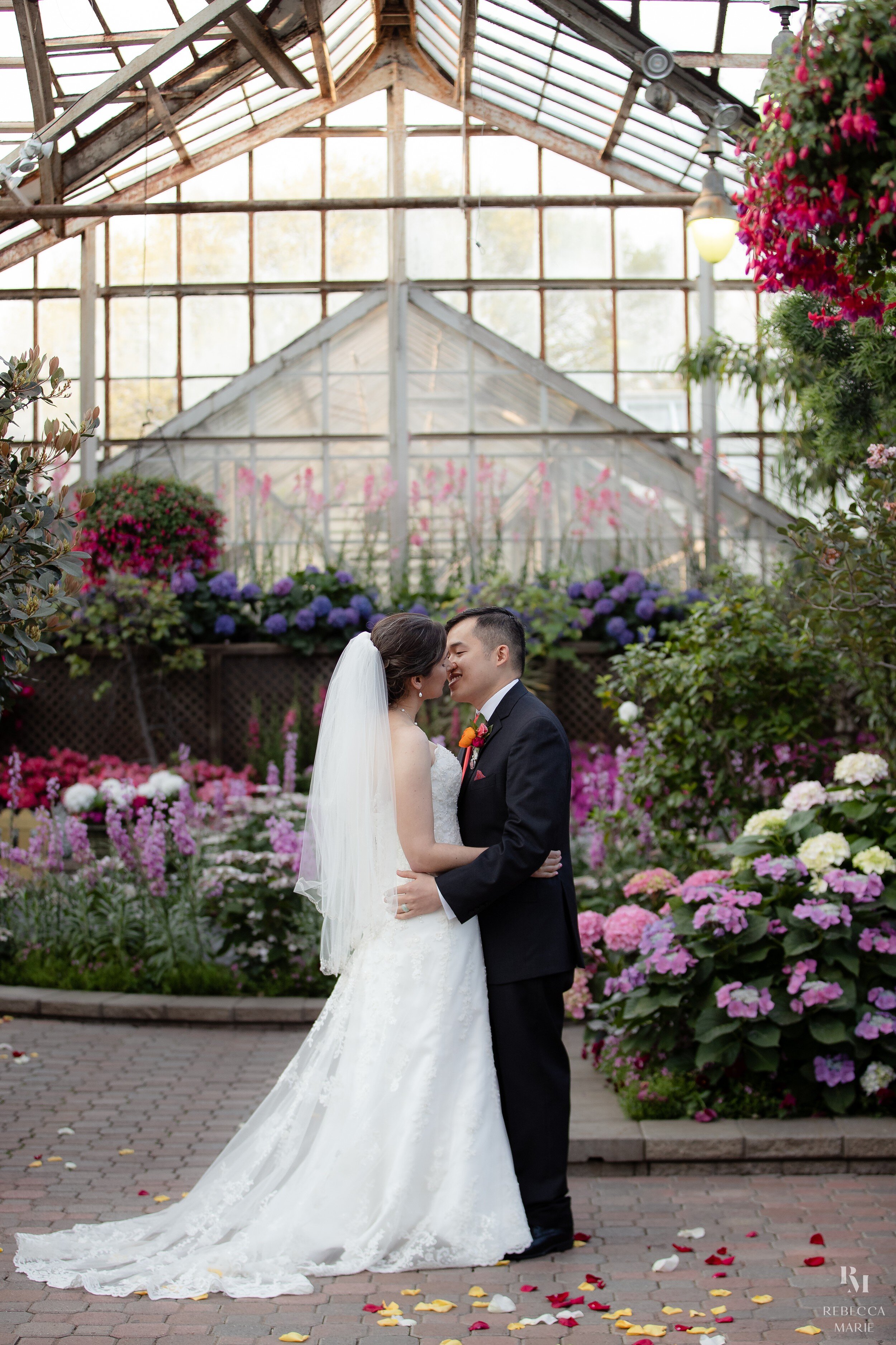 Lincoln-Park-Conservatory-Real-Wedding-Rebecca-Marie-Photography_0025.jpg
