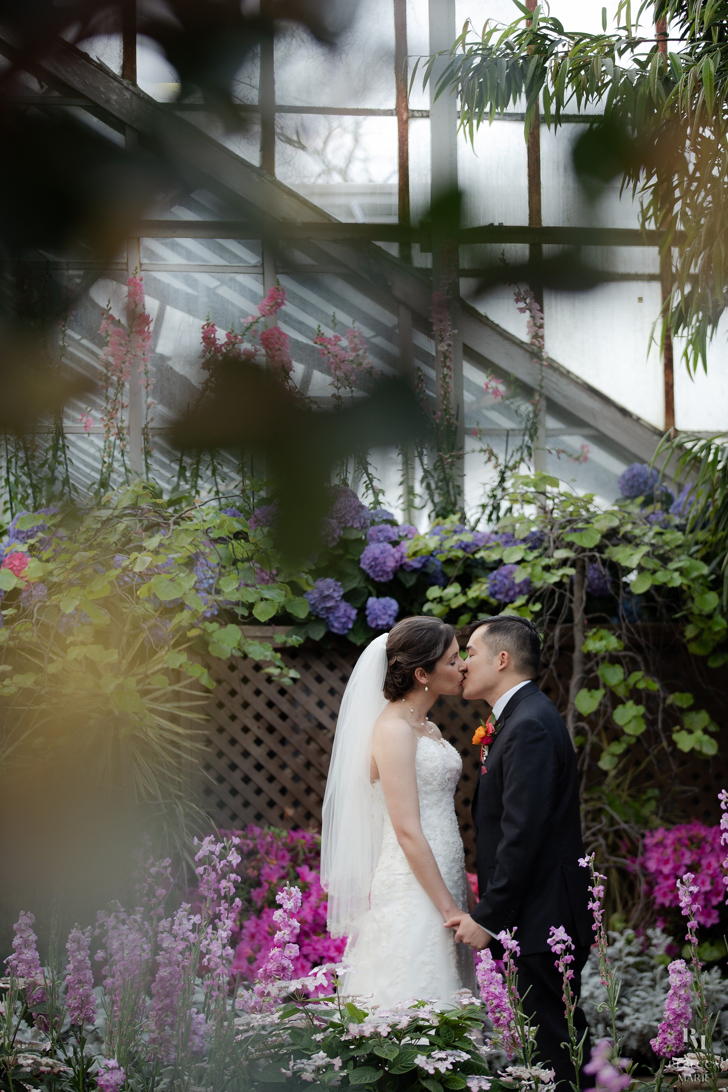 Lincoln-Park-Conservatory-Real-Wedding-Rebecca-Marie-Photography_0030.jpg