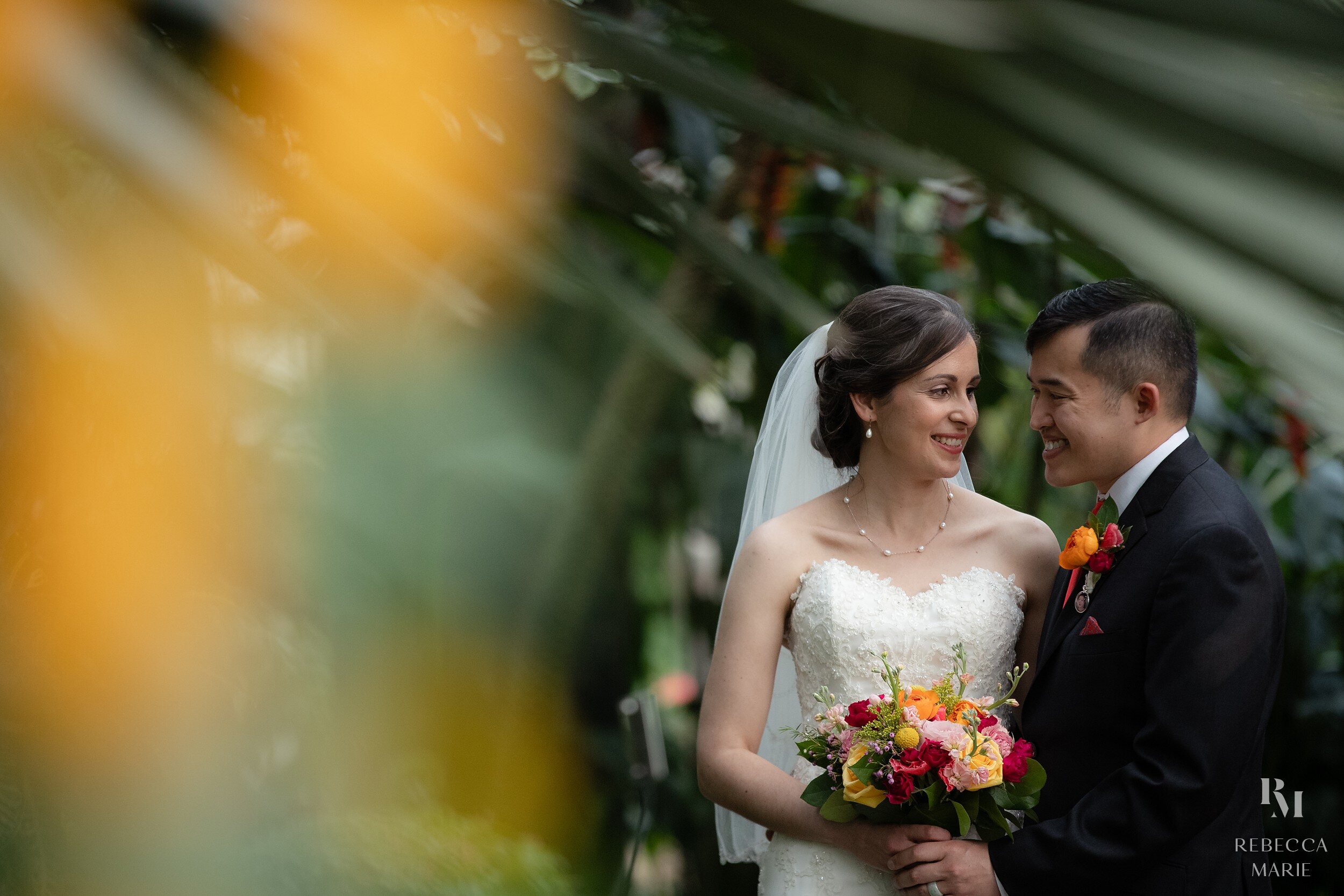 Lincoln-Park-Conservatory-Real-Wedding-Rebecca-Marie-Photography_0003.jpg