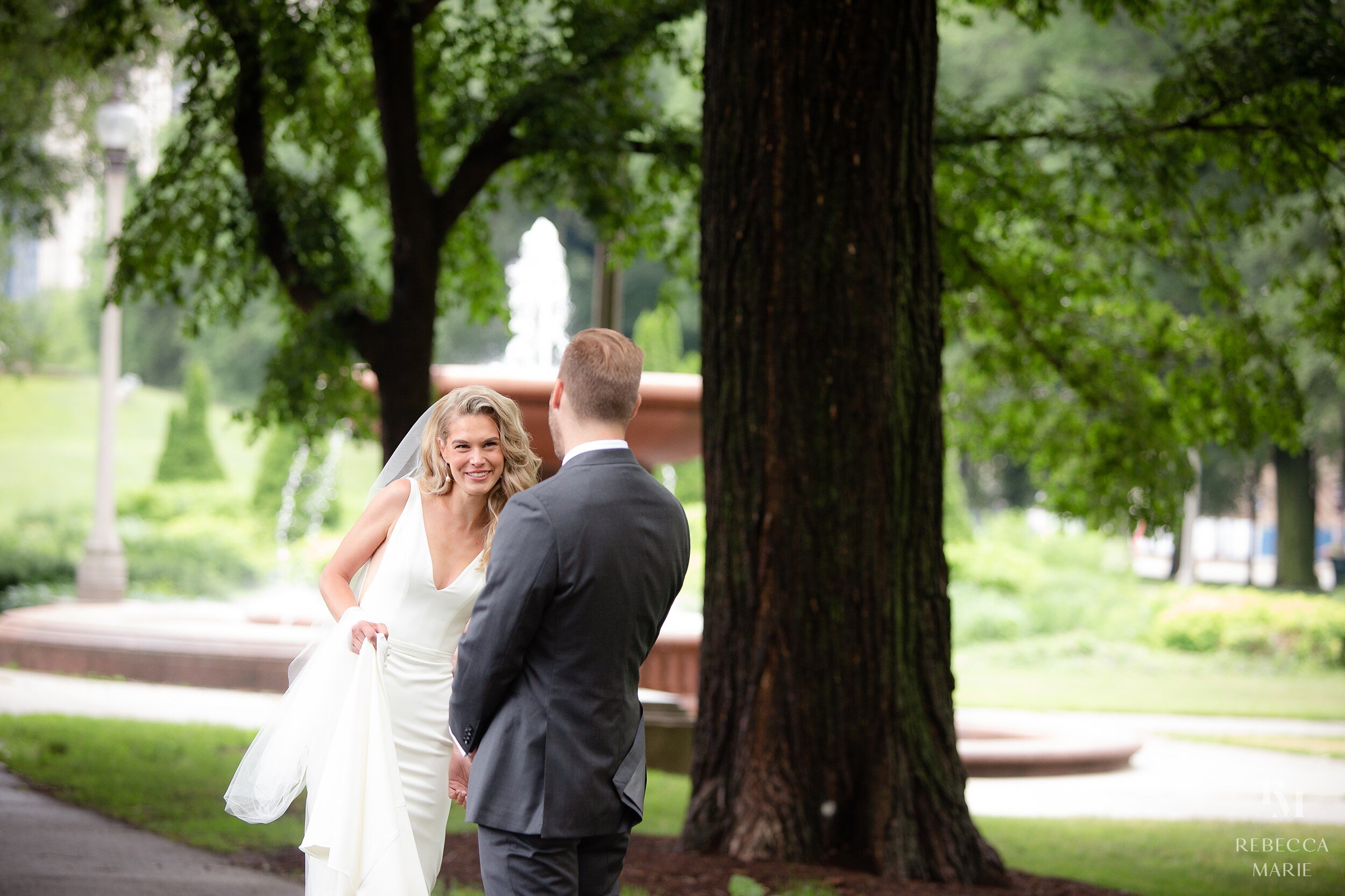 Adler-Planetarium-Real-Wedding-Rebecca-Marie-Photography_0024.jpg