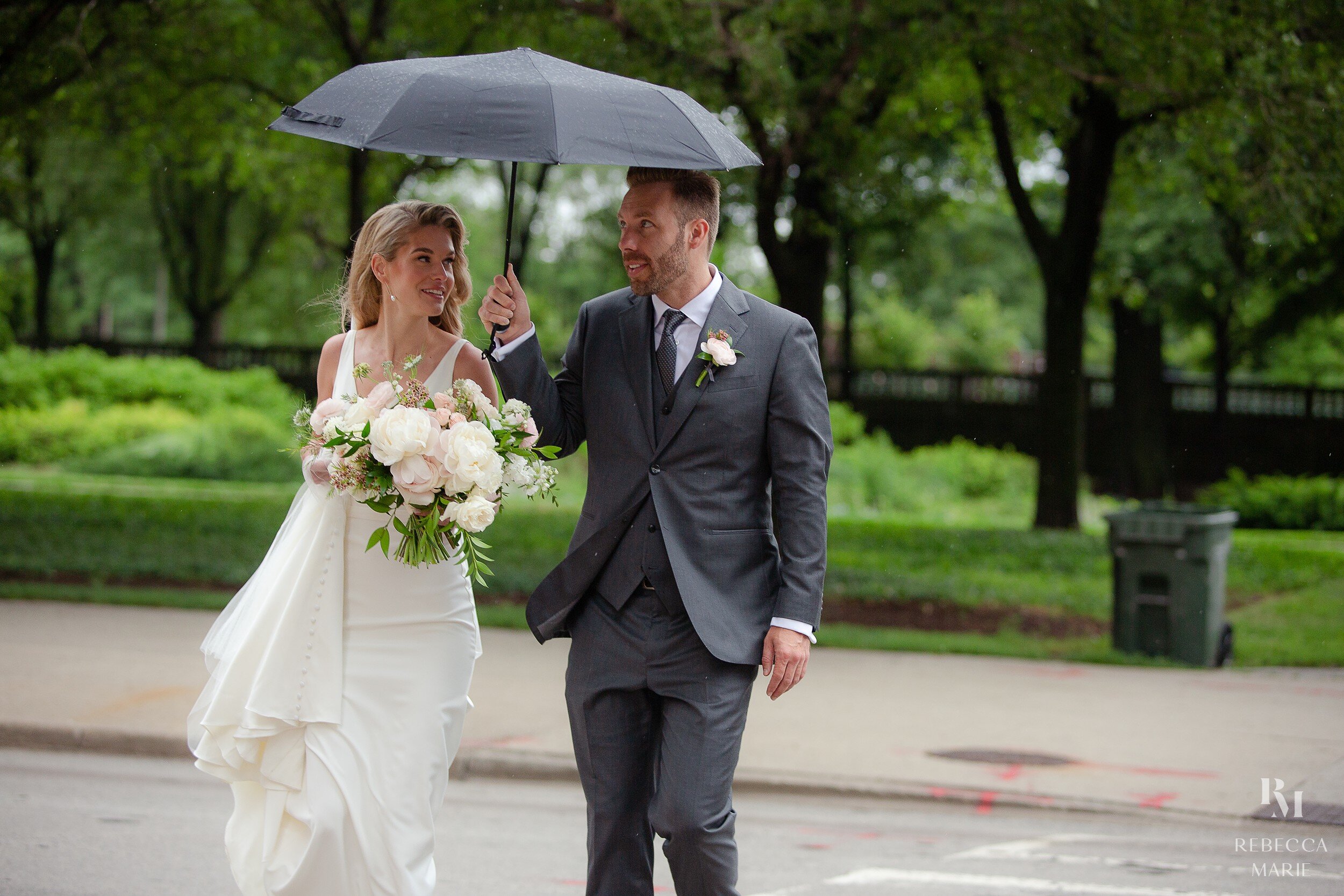 Adler-Planetarium-Real-Wedding-Rebecca-Marie-Photography_0039.jpg