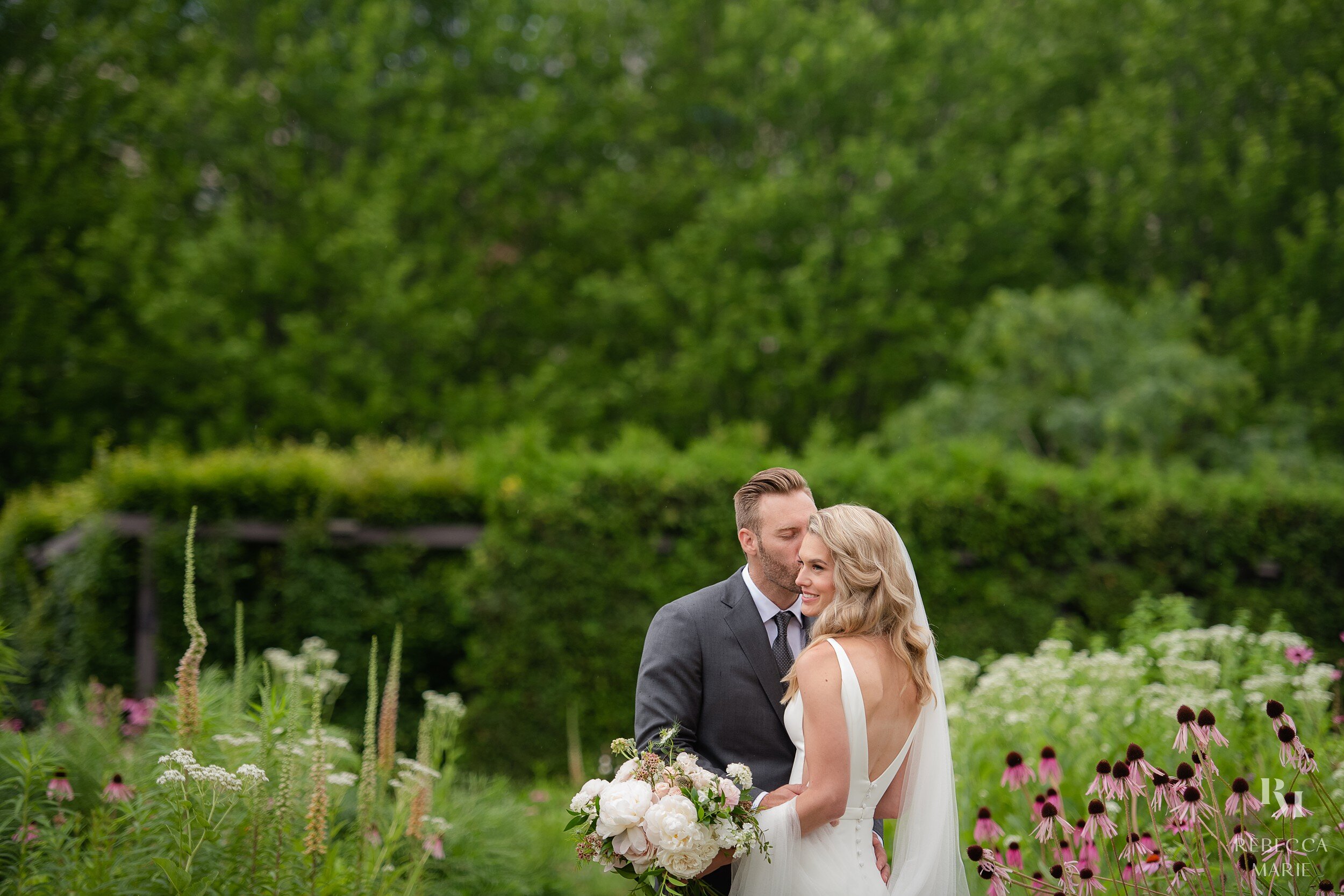 Adler-Planetarium-Real-Wedding-Rebecca-Marie-Photography_0047.jpg