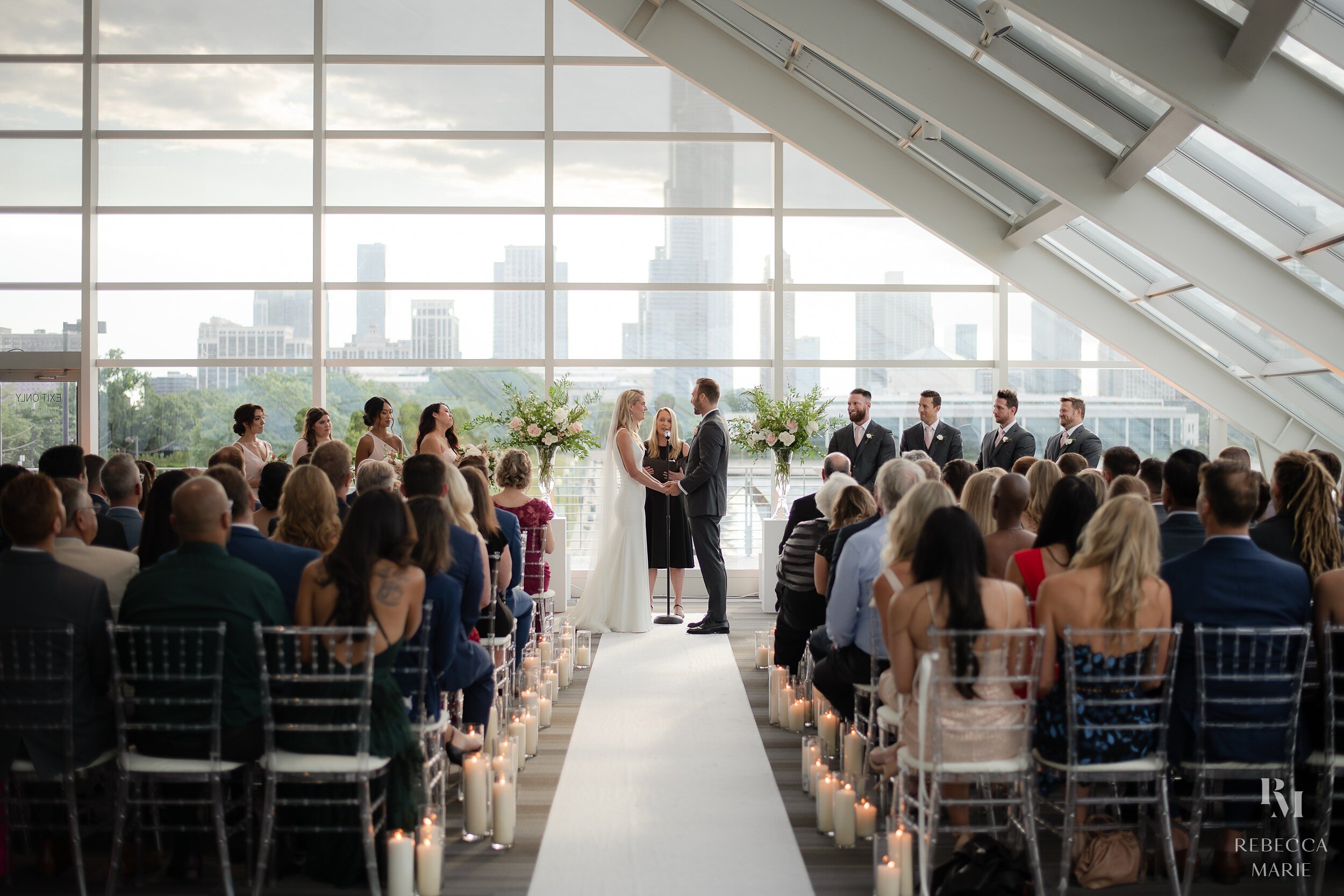 Adler-Planetarium-Real-Wedding-Rebecca-Marie-Photography_0057.jpg